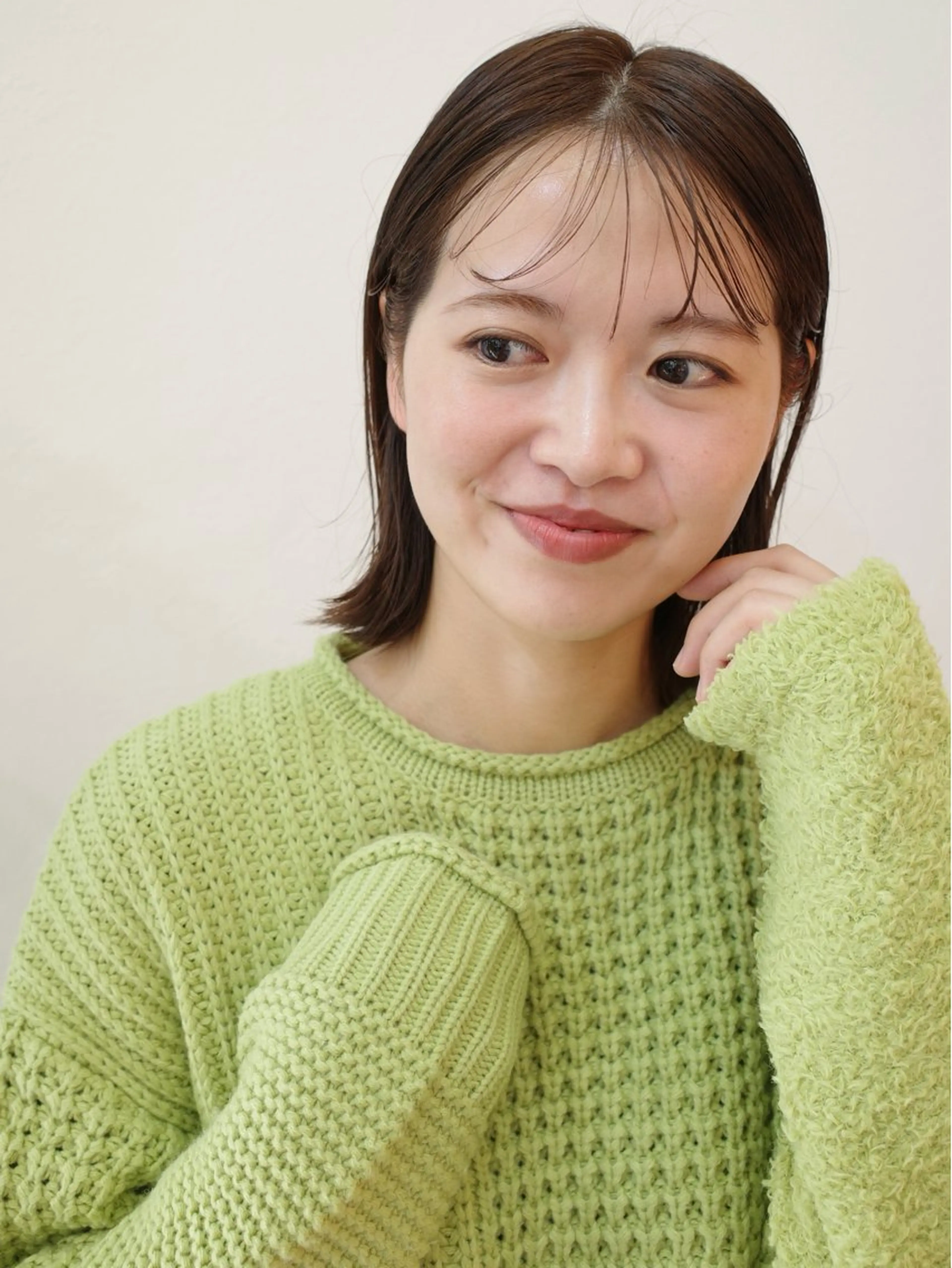 ミディアム カラー ボブ 外ハネヘア カット トリートメント 村田 萌のヘアスタイル