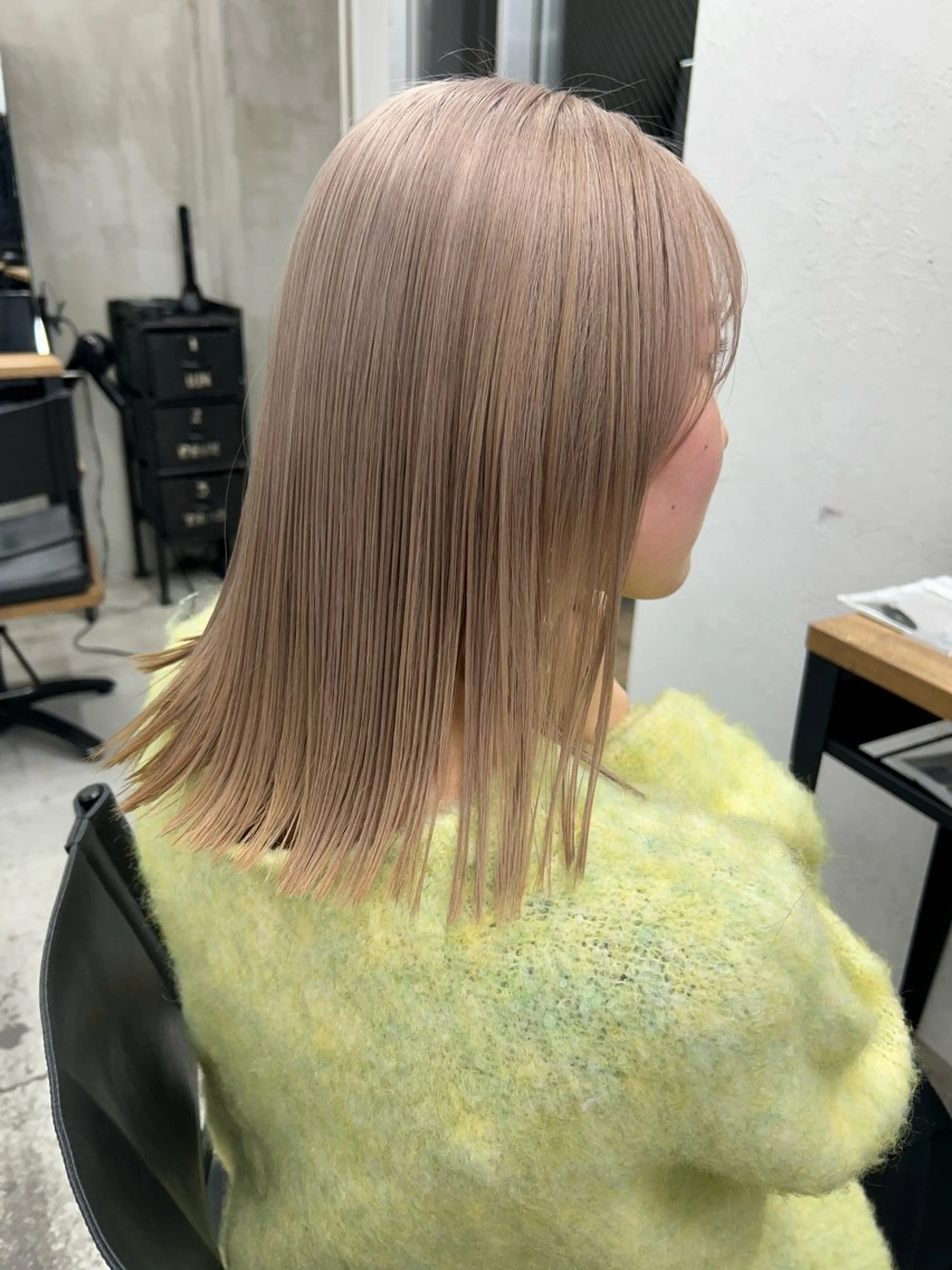 ミディアム カラー ベージュカラー ミルクティーベージュ カット ヘアカラー トリートメント 🧸艶々韓国ヘア 🧁mizunaのヘアスタイル