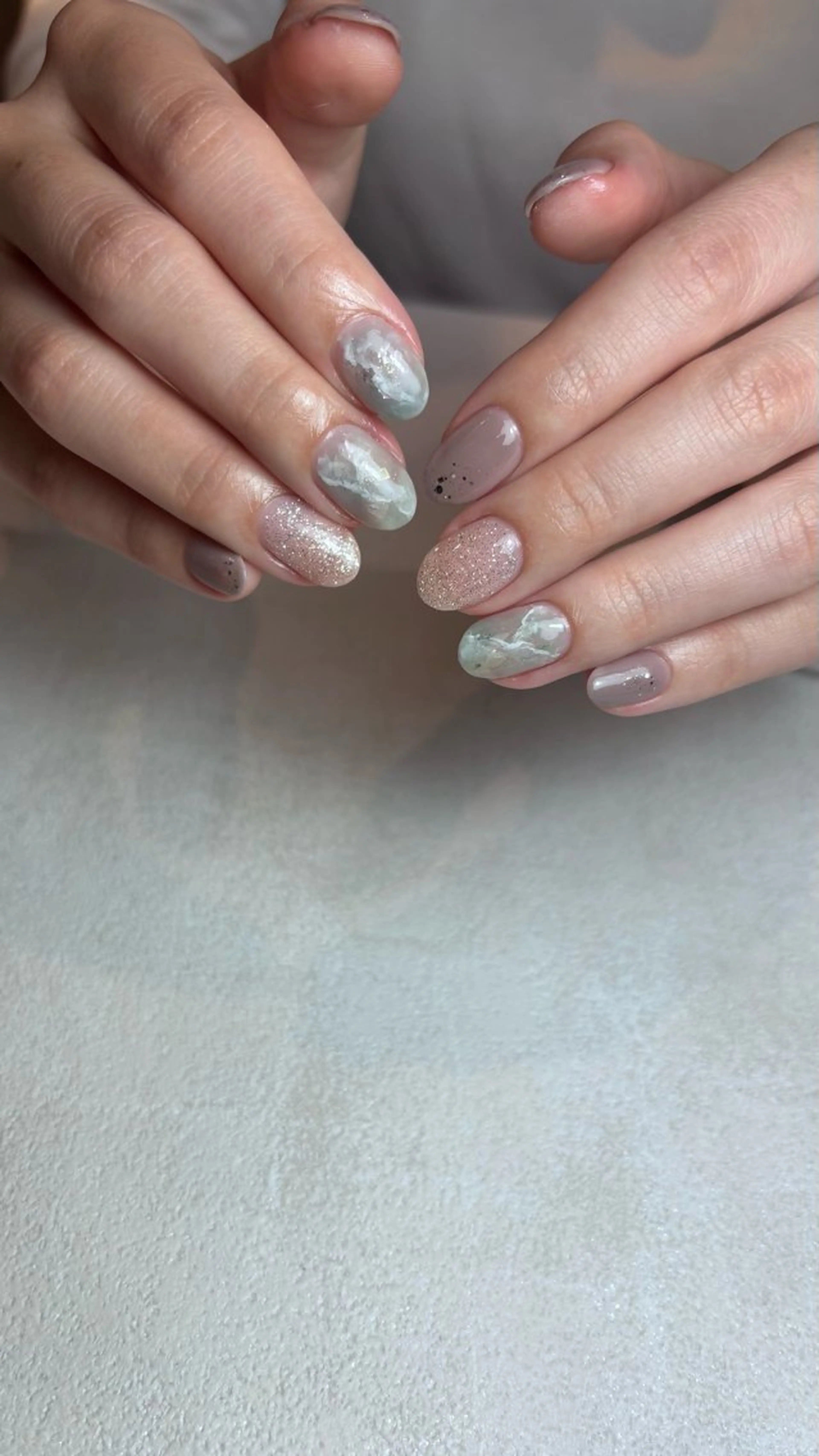 ネイル グリーン 大理石ネイル(マーブル) ニュアンスネイル ハンドネイル 山田 美羽のネイルデザイン