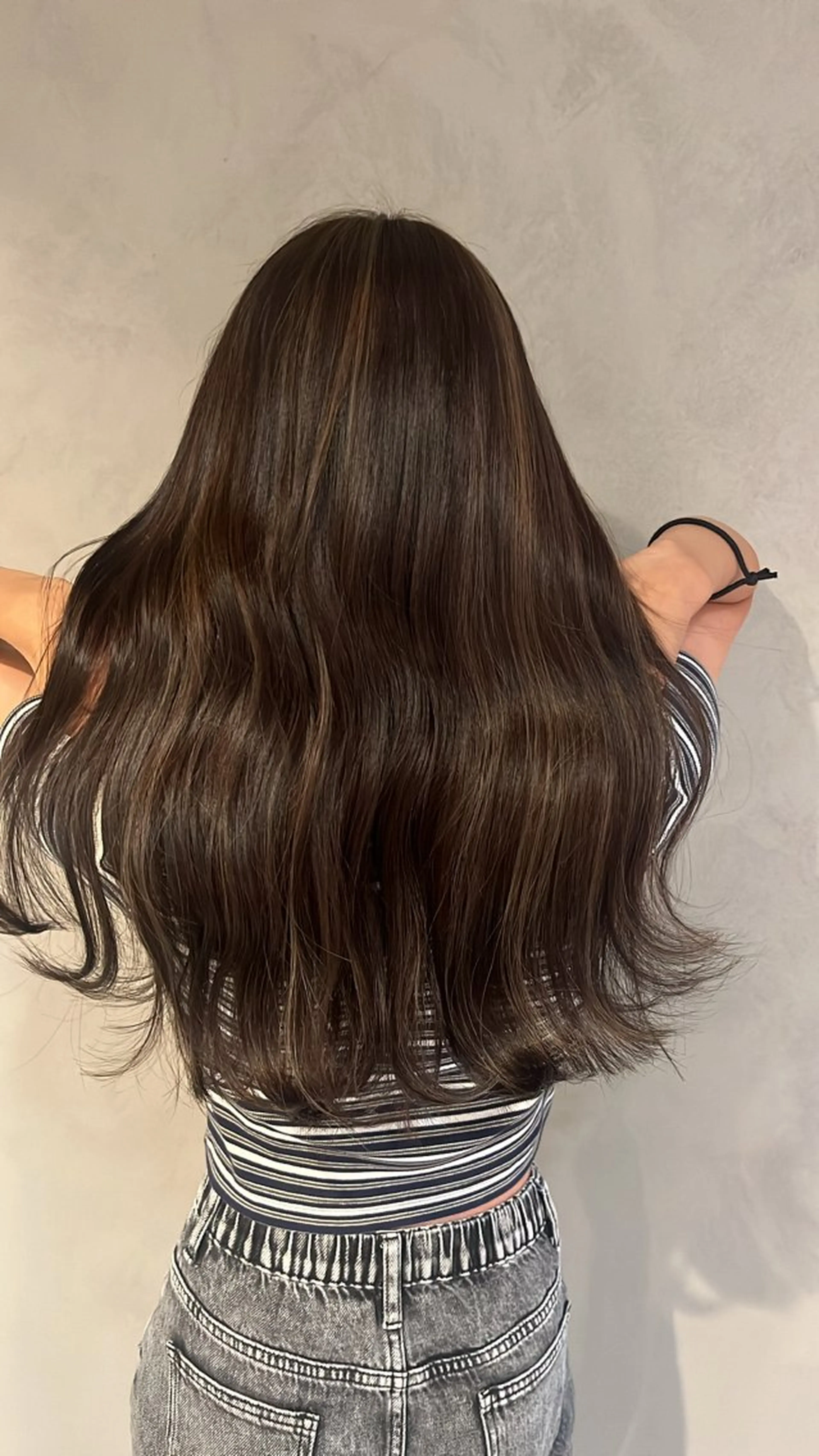 ロング カラー ブラウンカラー ハイライトカラー ハイライト 中屋 日和のヘアスタイル