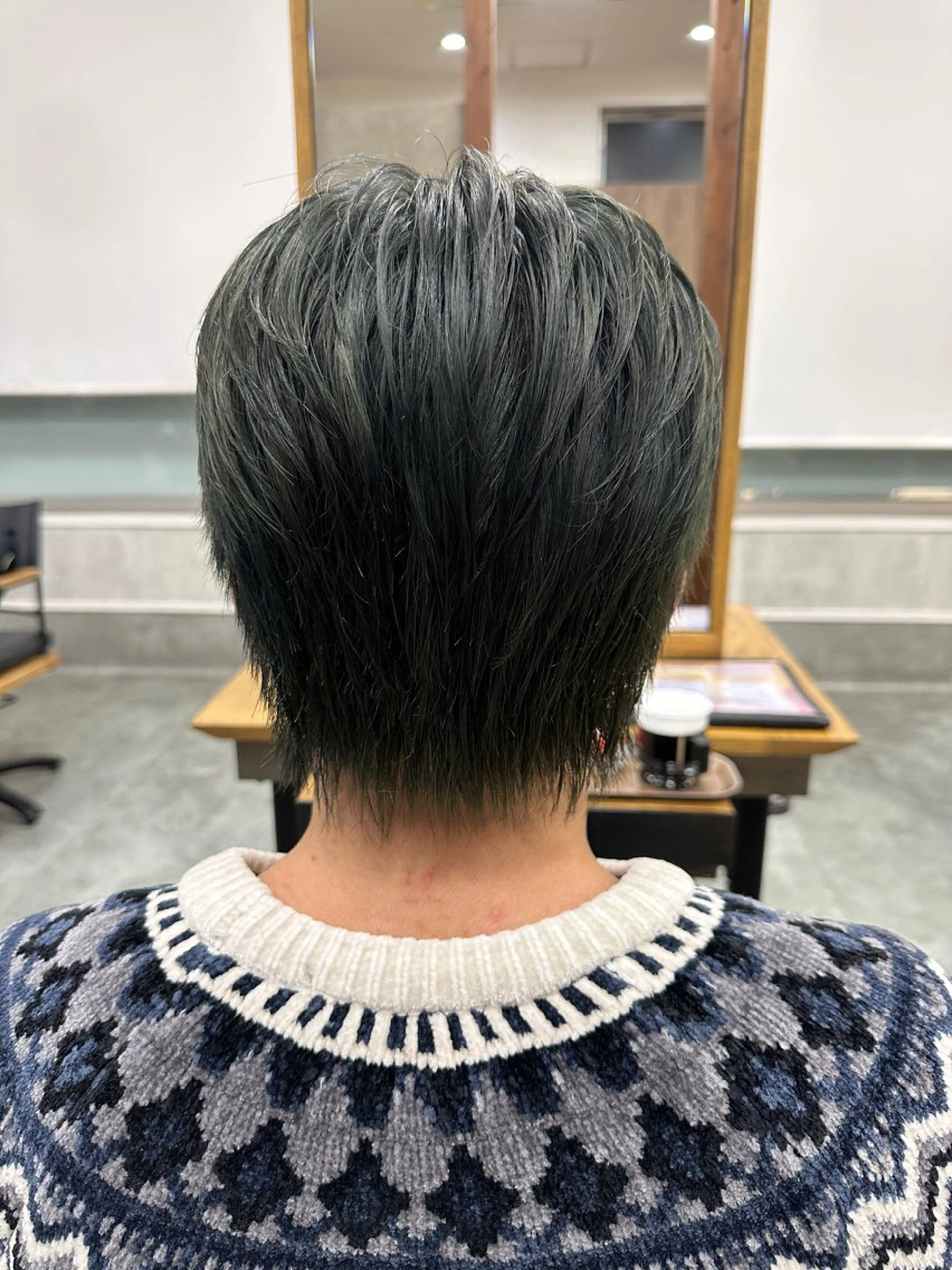 ショート ヘアカラー 鈴木 菜々映のヘアスタイル