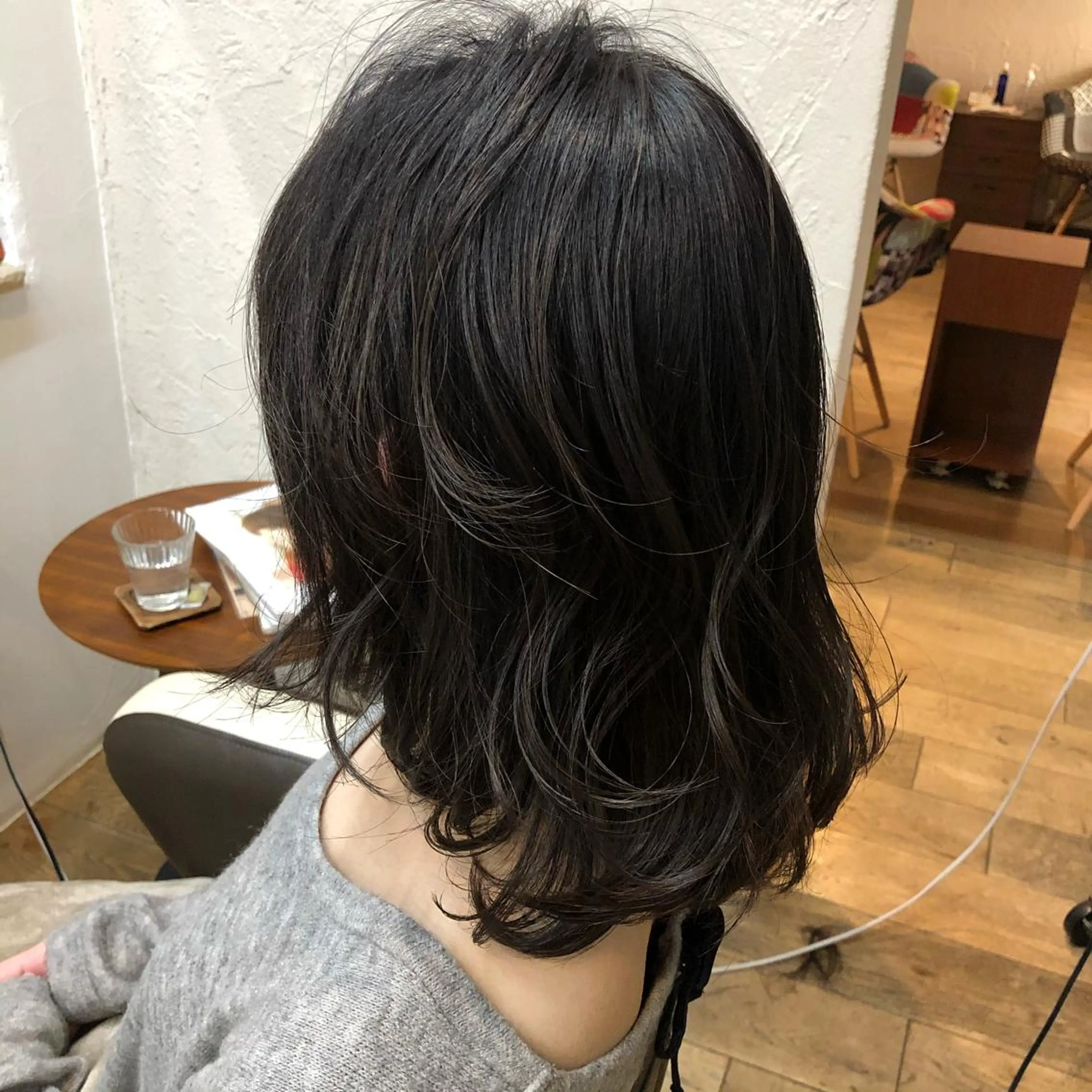 ミディアム 顔まわりレイヤー 顔周りカット レイヤーカット カット アオトソラ いしざかのヘアスタイル