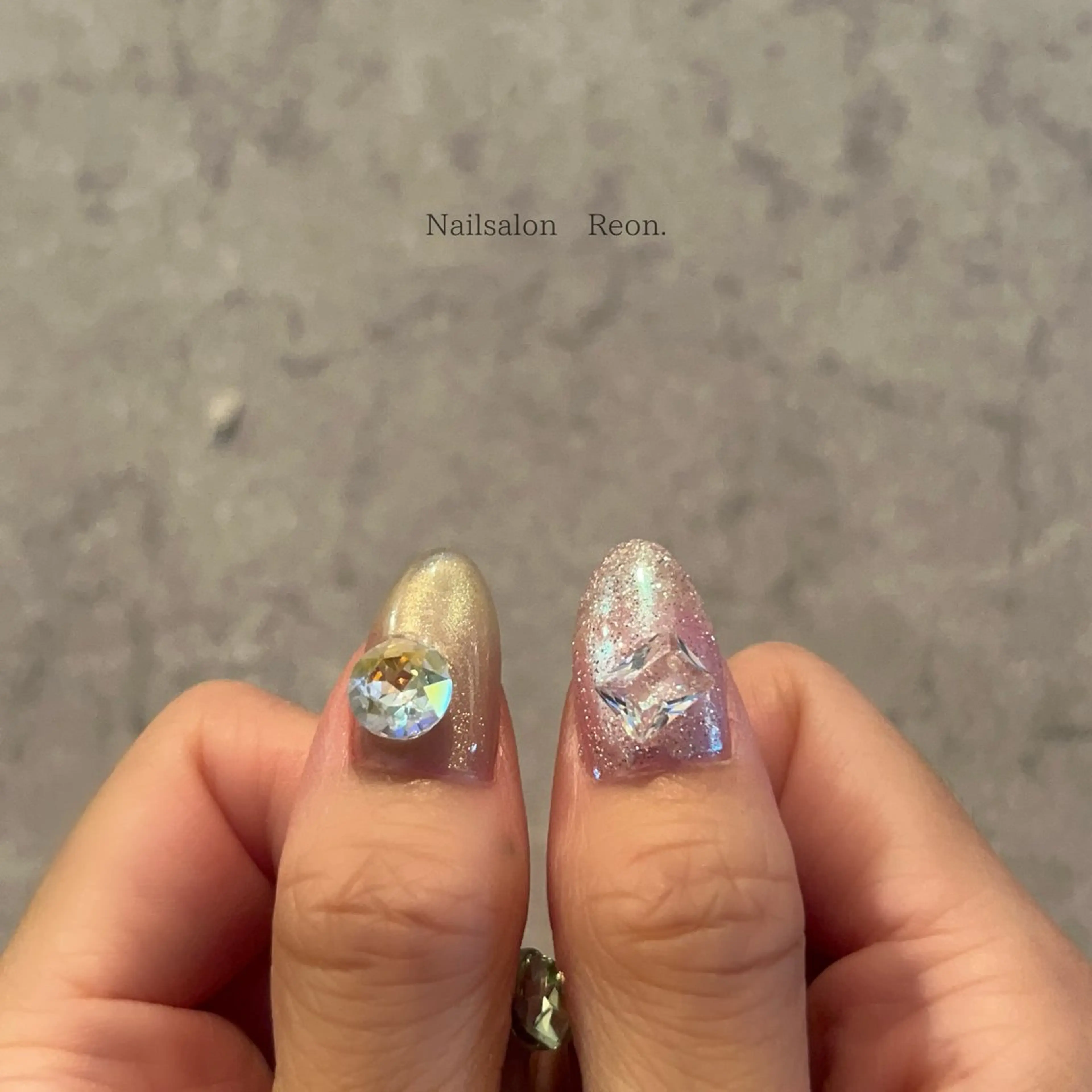 ネイル ストーンネイル Nailsalon Reon.のネイルデザイン