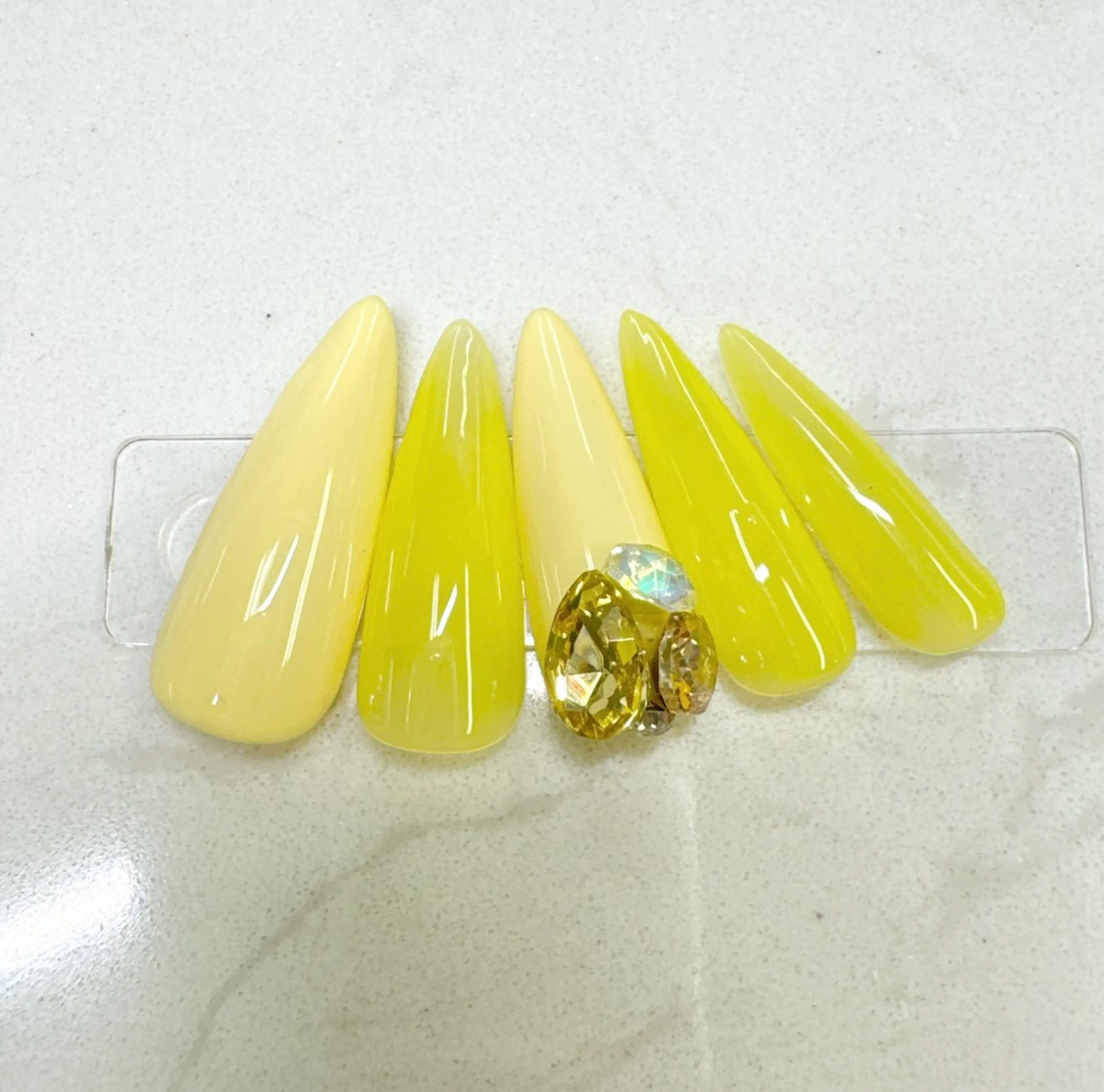 ネイル チークネイル フットネイル フレンチネイル ジェルネイル マグネットネイル Queeens nailのネイルデザイン