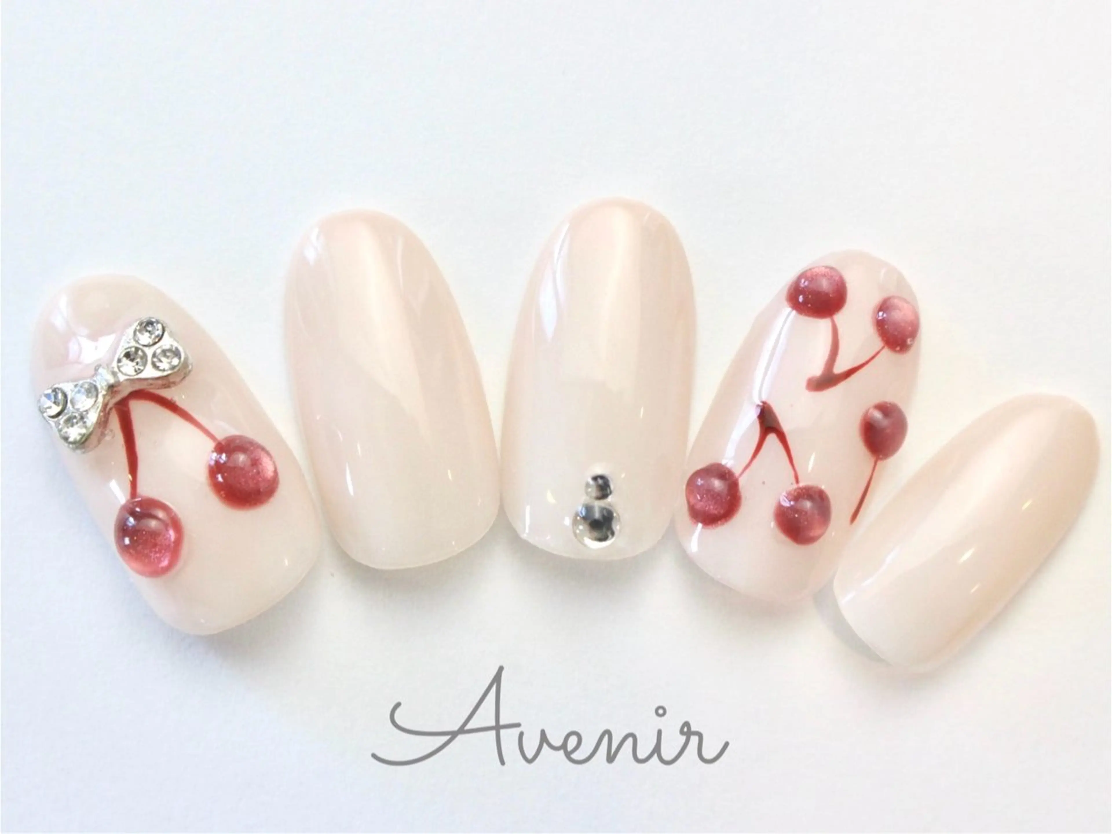 ネイル ハンドネイル Avenir 表参道 nail&eye予約のネイルデザイン