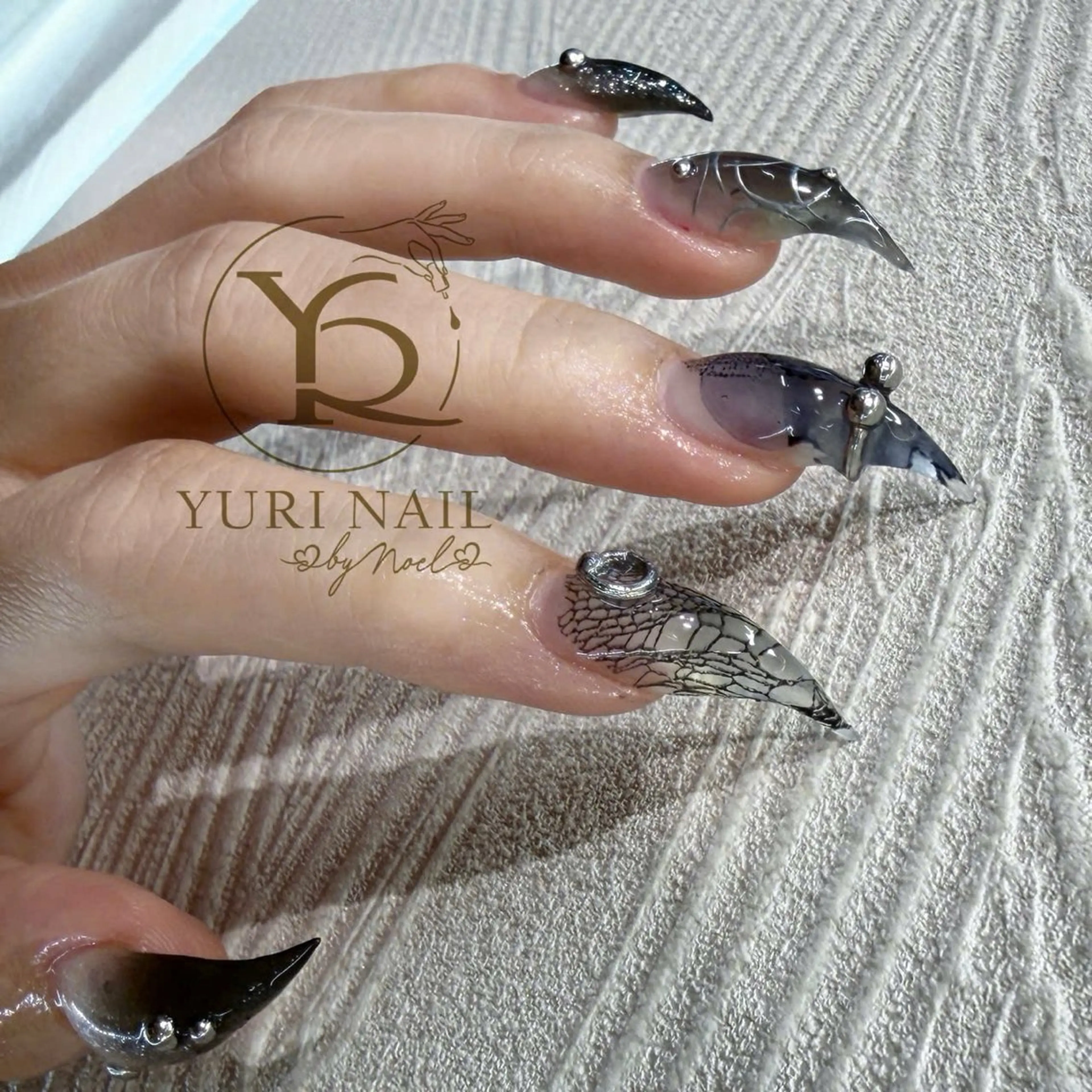 ネイル チークネイル フットネイル フレンチネイル グラデーション キラキラネイル ハンドネイル フットネイル ハンドケア YURI Nail Funabashiのネイルデザイン