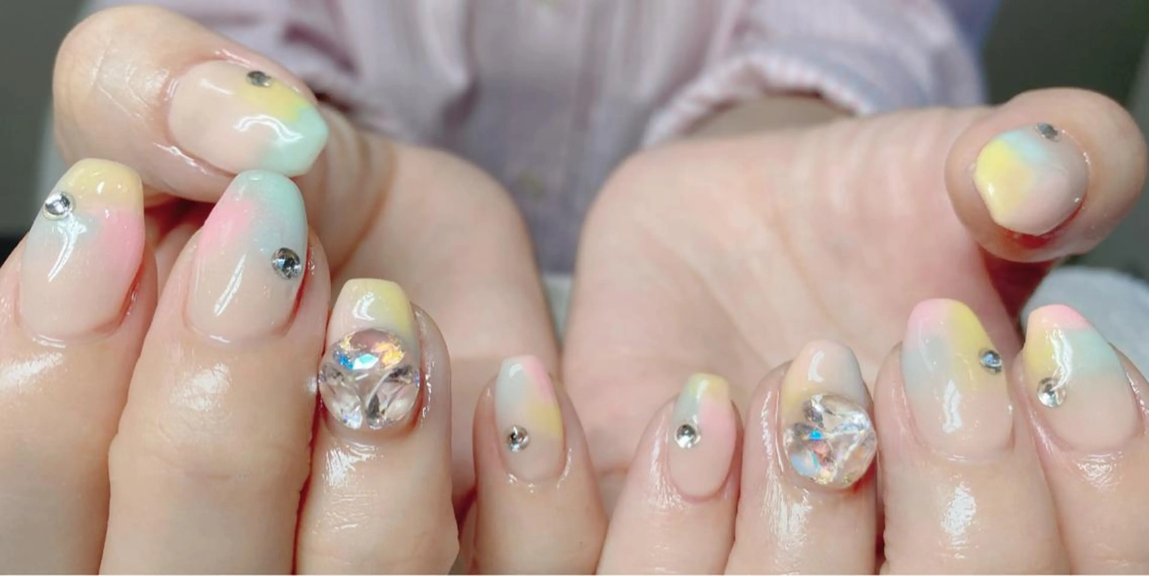 ネイル ニュアンスネイル🌈 MYU Nailsのネイルデザイン