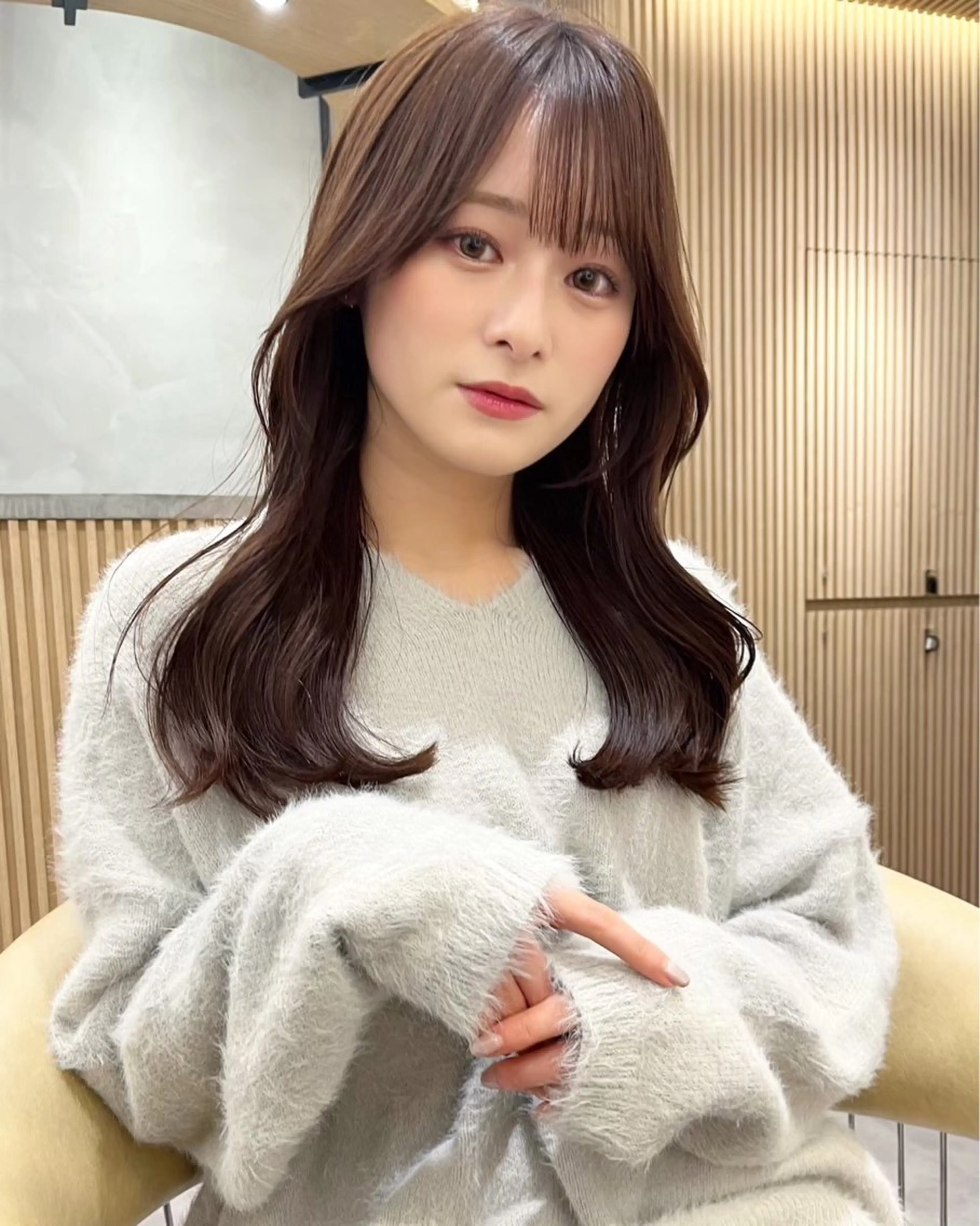 ロング カラー アッシュ ベージュカラー グレージュ ピンクカラー 顔周りカット レイヤーカット、ボブ GLROWのヘアスタイル