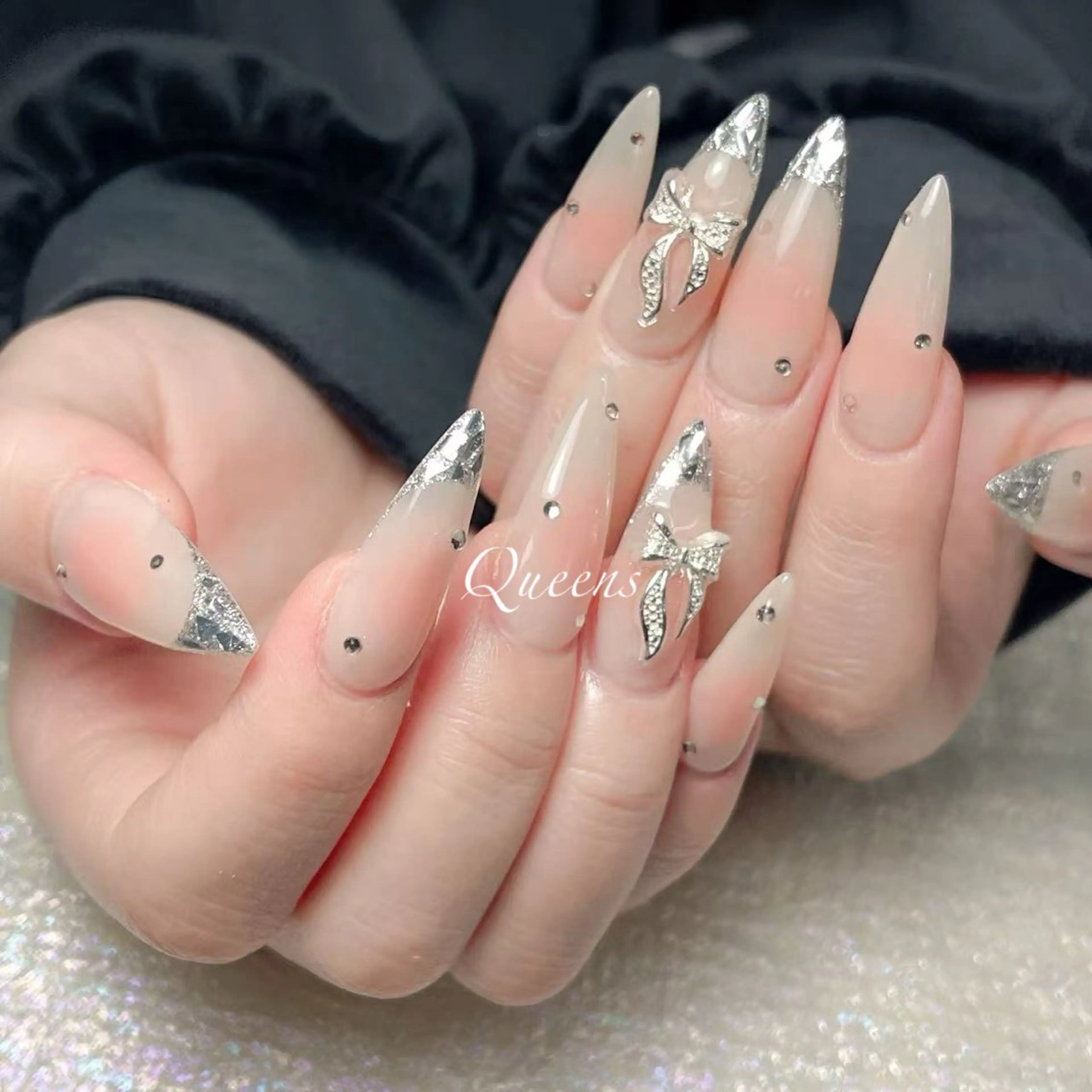 ネイル ハンドネイル Queens 榊 まおのネイルデザイン