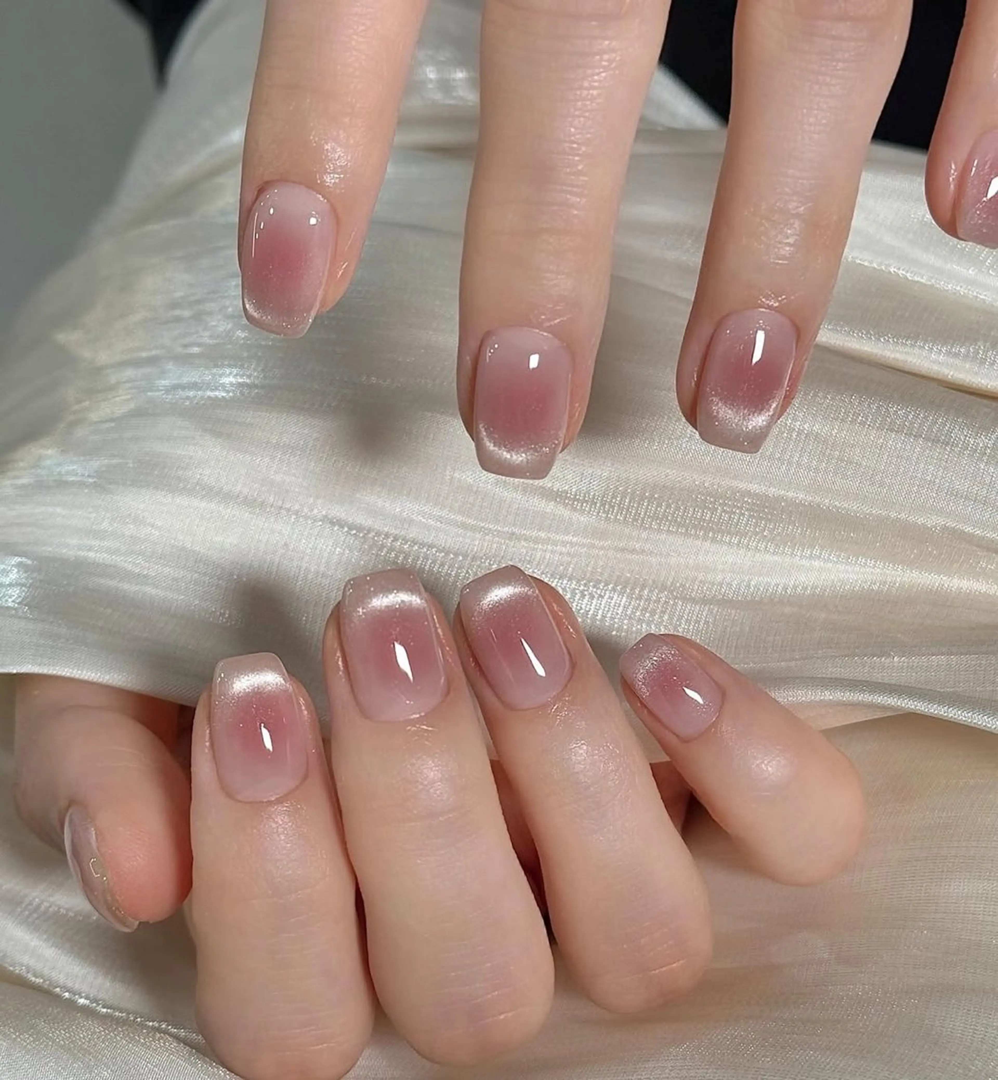 ネイル チークネイル フレンチネイル グラデーション 韓国ネイル マグネットネイル Hana nail所属・Hana Nailのネイルデザイン