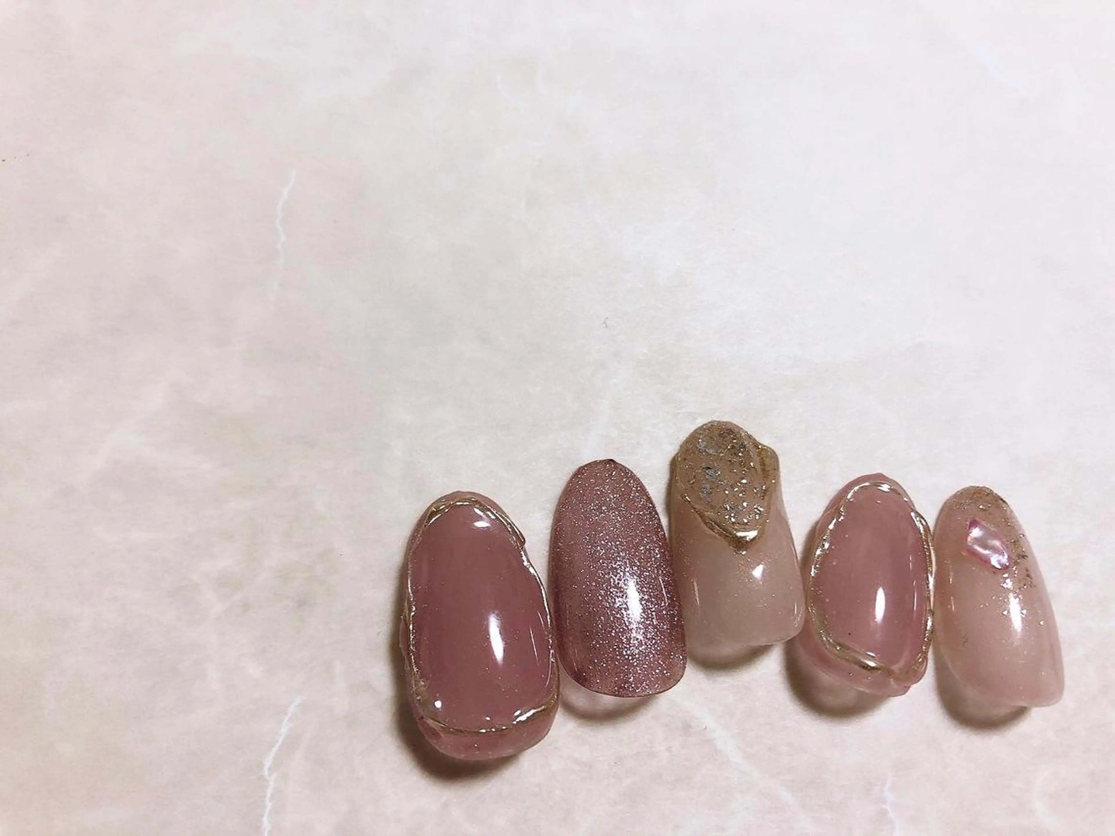 ネイル mogunail &blowのネイルデザイン
