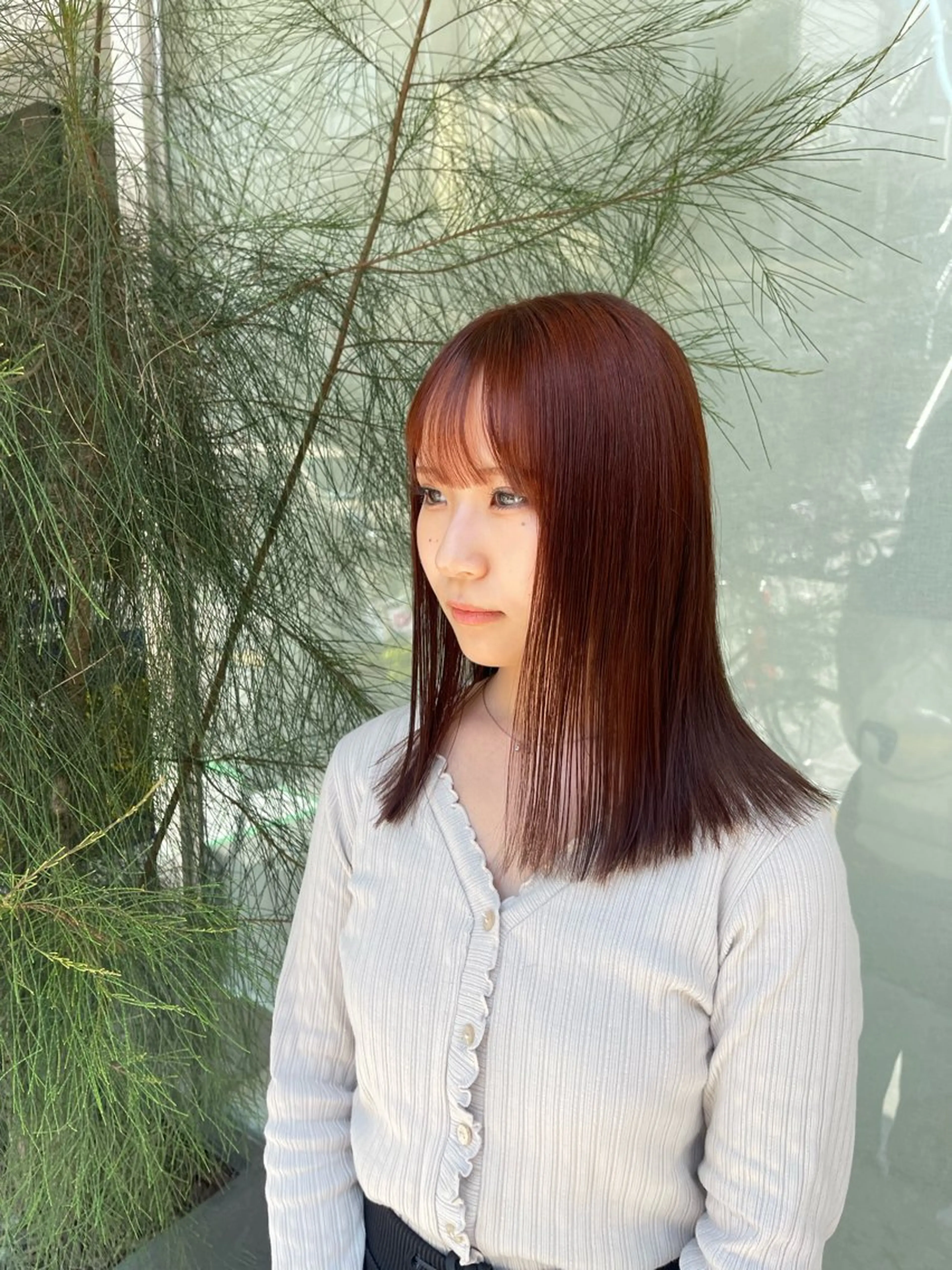 ミディアム 顔まわりレイヤー 顔周りカット 髪質改善 レイヤーカット トリートメント ARISA︎ メンズハイトーンのヘアスタイル