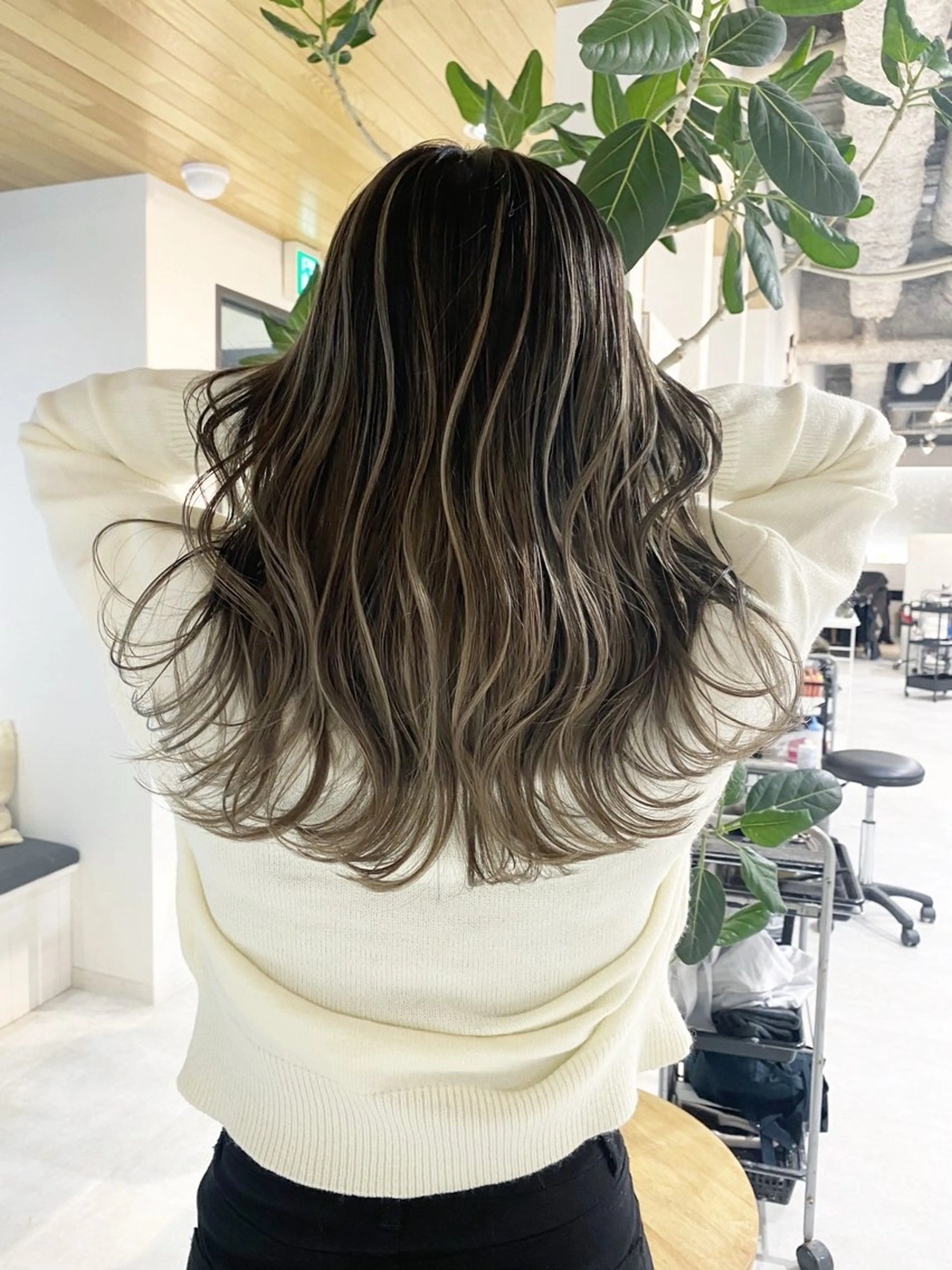 カラー ETOILE所属・みひろ mi_sr0221のヘアスタイル