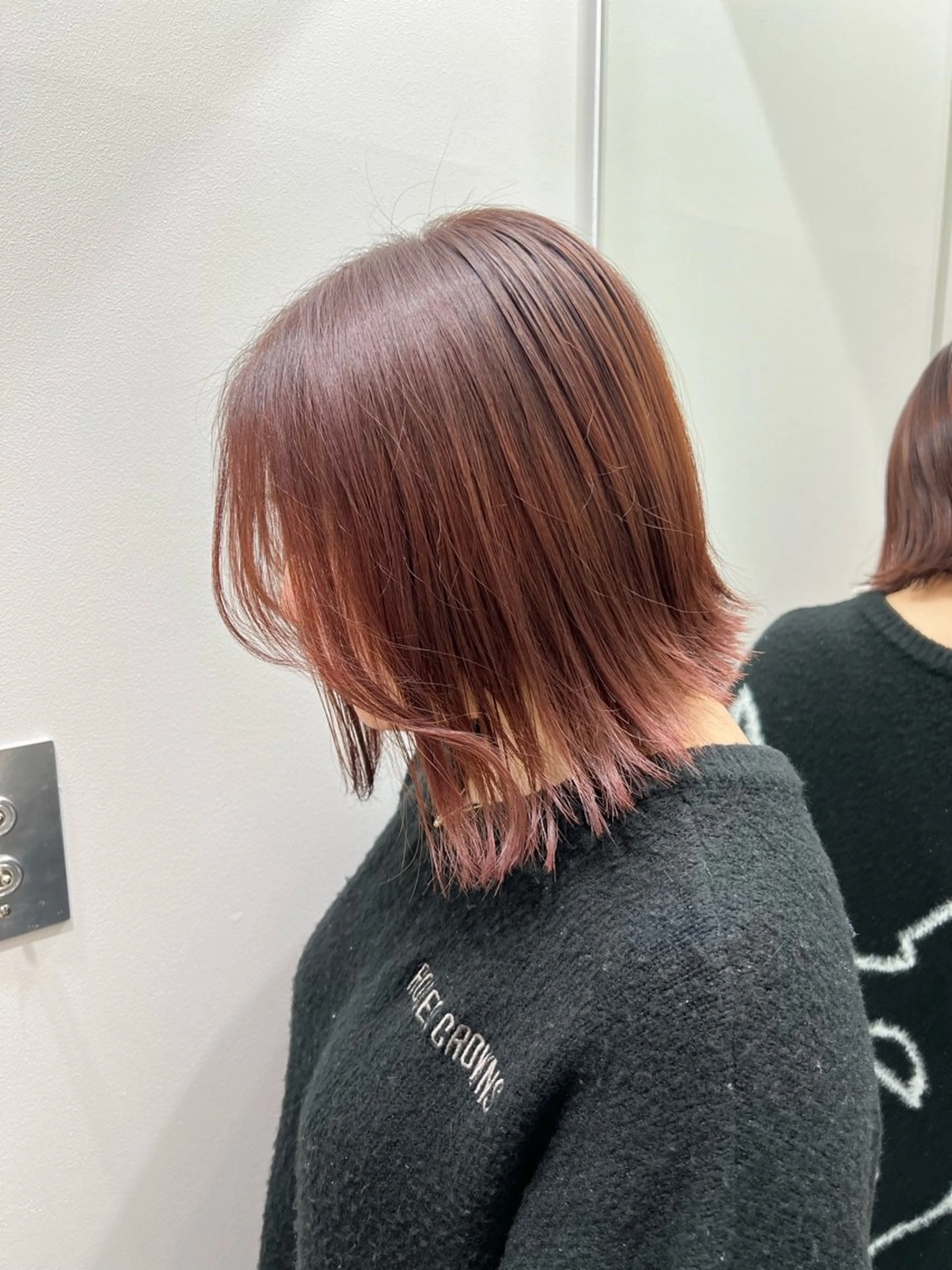 ミディアム カット ヘアカラー カコ/レイヤーカット ヘアアレンジのヘアスタイル