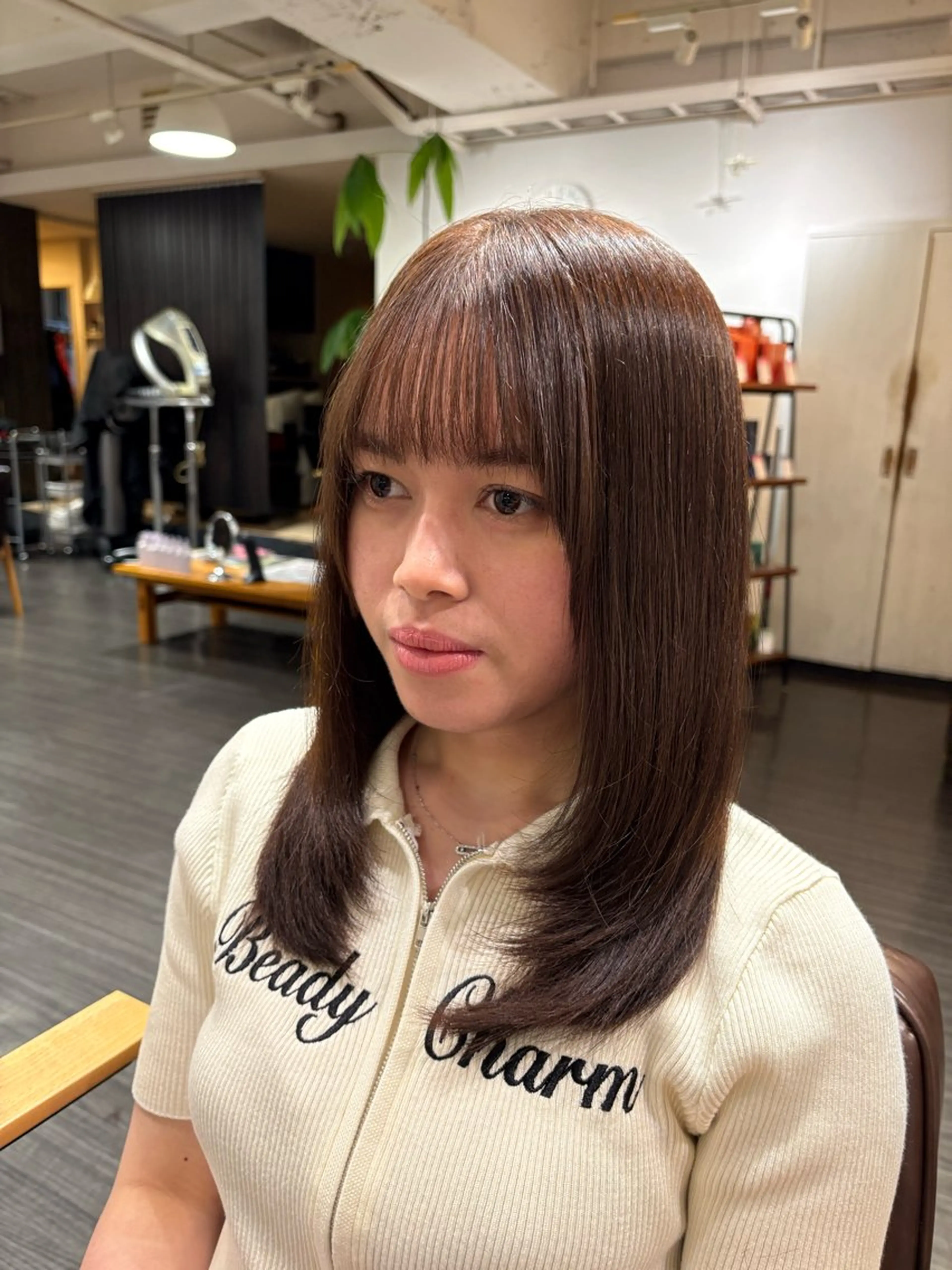 セミロング レイヤーカット こやなぎ れいなのヘアスタイル