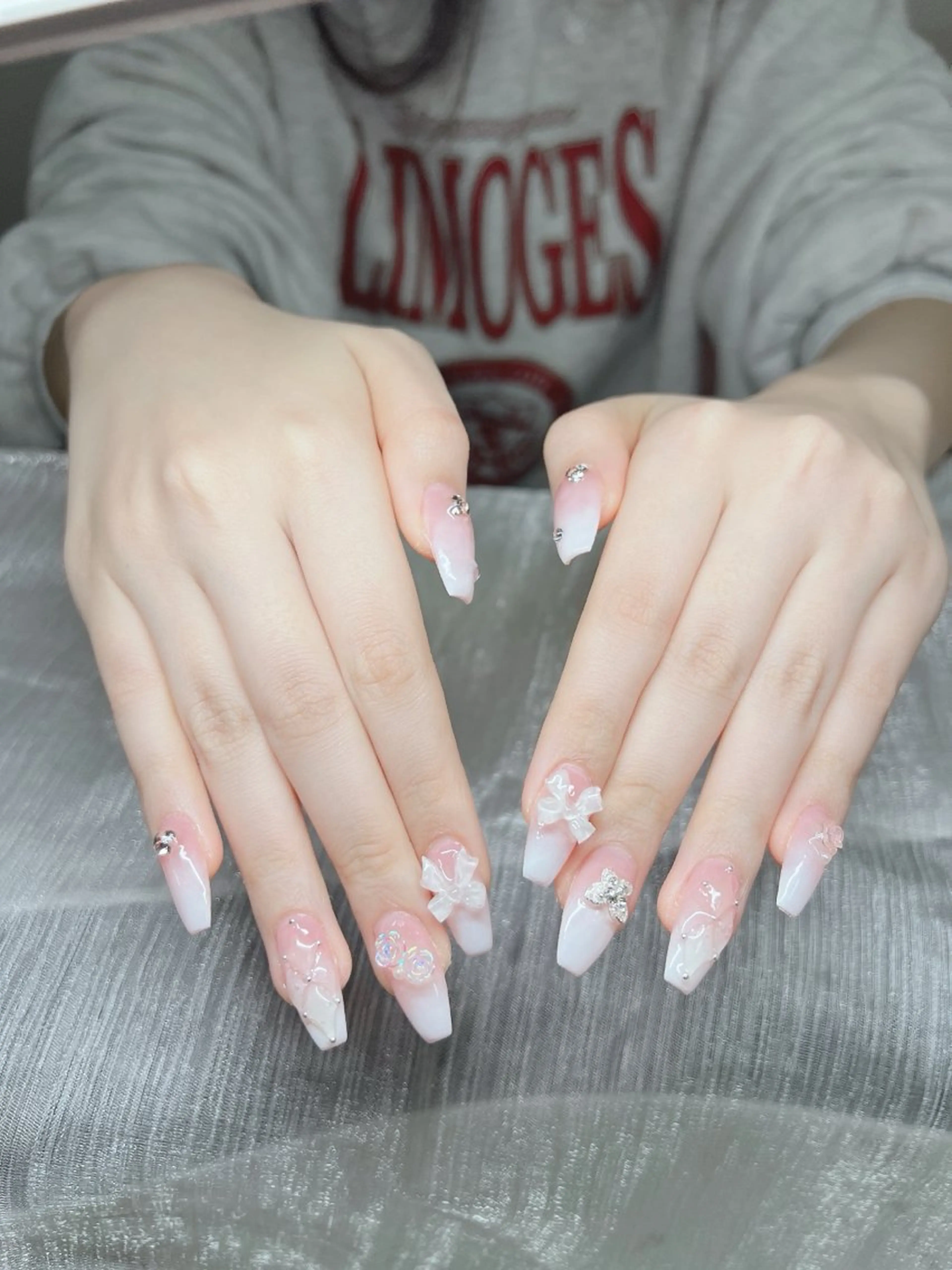 ネイル 長さ出し グラデーション 卒業式 キラキラネイル マグネットネイル Lee Nails チップ長さだし専門店のネイルデザイン