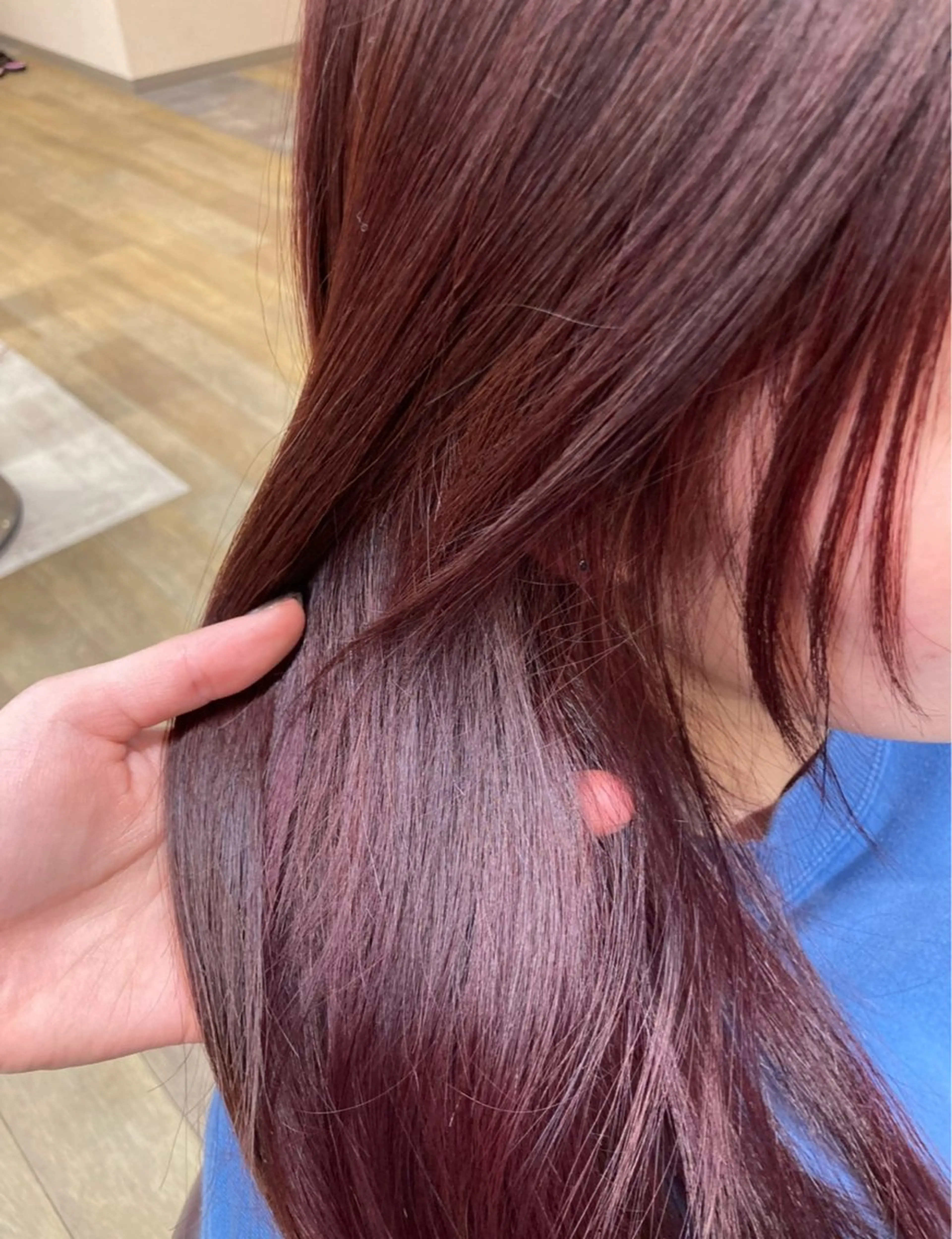 カラー レッドカラー TELAHAIR岡野 春奈のヘアスタイル