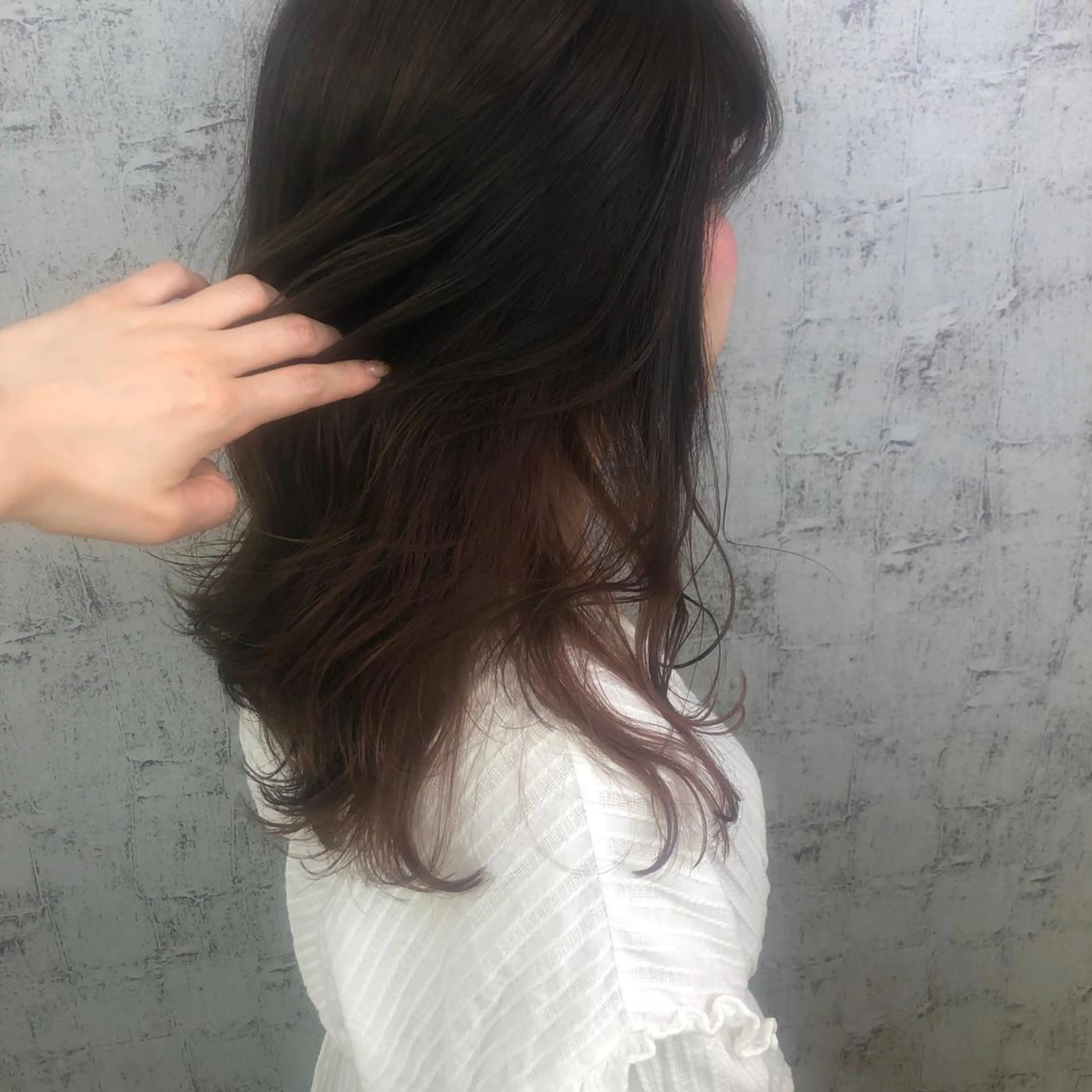 ロング カラー ベージュカラー デザインカラー インナーカラー ピンクカラー ピンクベージュ 小顔レイヤー/ ベージュ🤍Rieのヘアスタイル