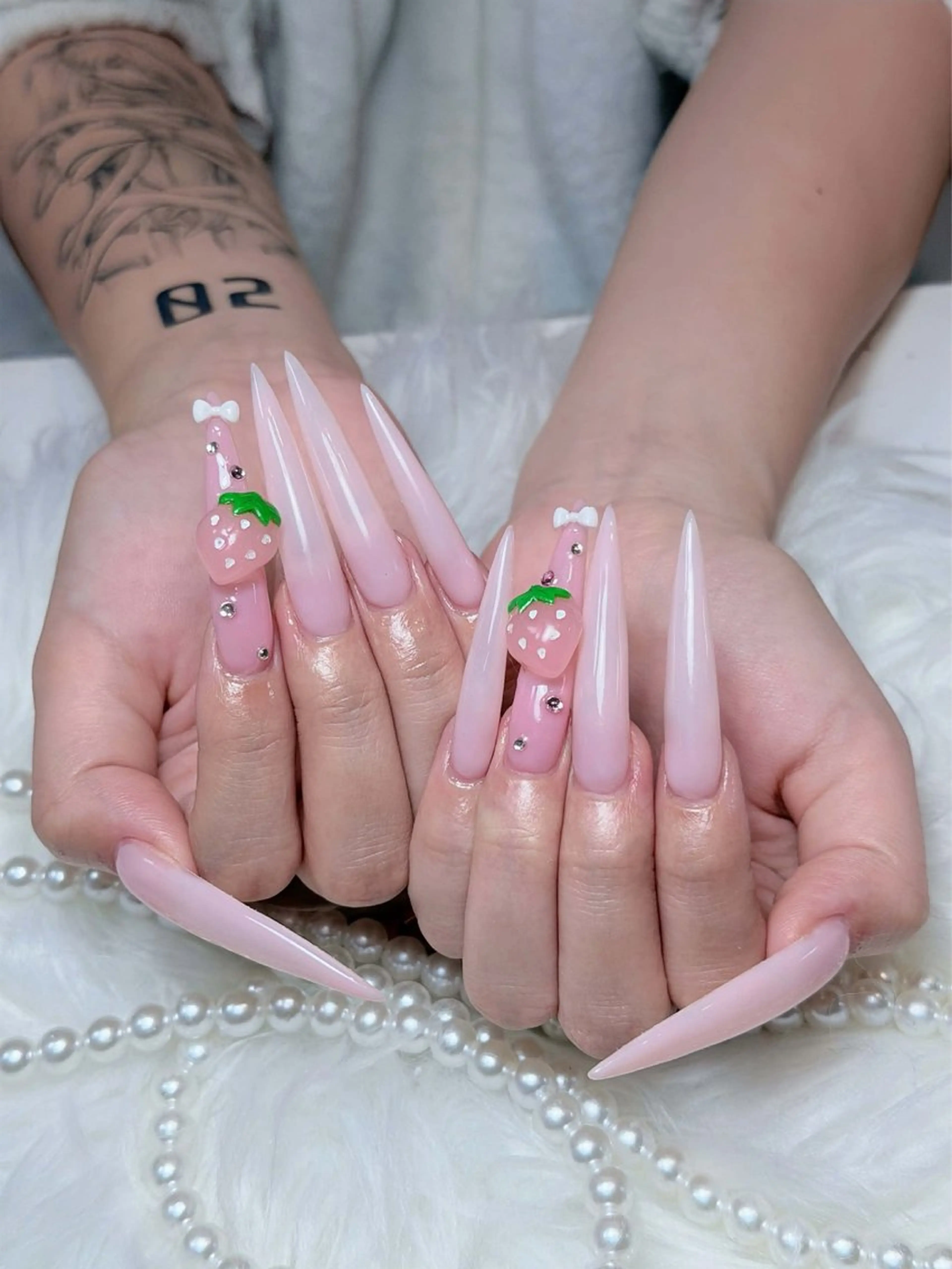 ネイル チークネイル ドット フレンチネイル グラデーション ハート ハンドネイル Julli NailStudioのネイルデザイン