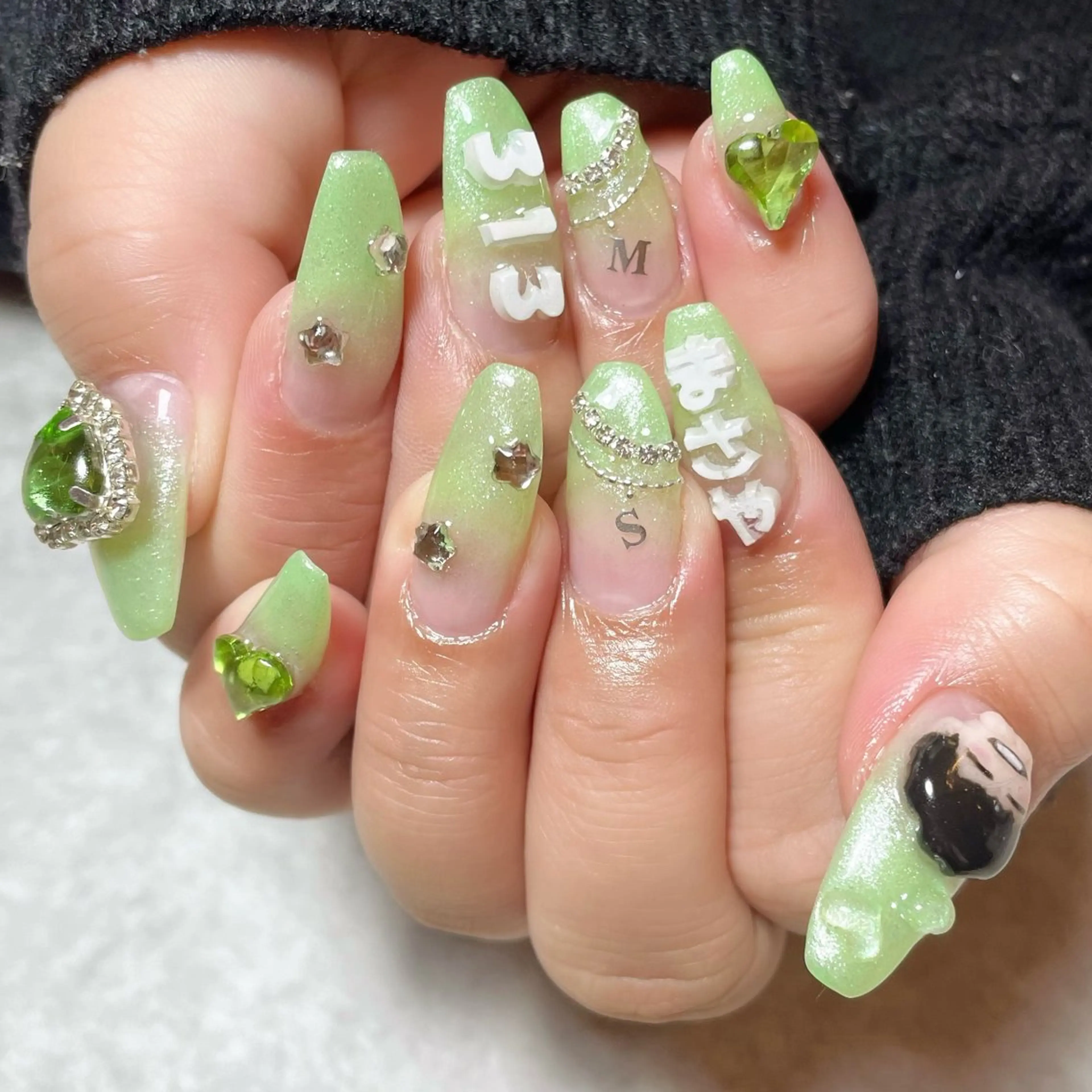 ネイル 持ち込み ハンドネイル total salon fu-a'[フーア]所属・佐藤 芽衣のネイルデザイン