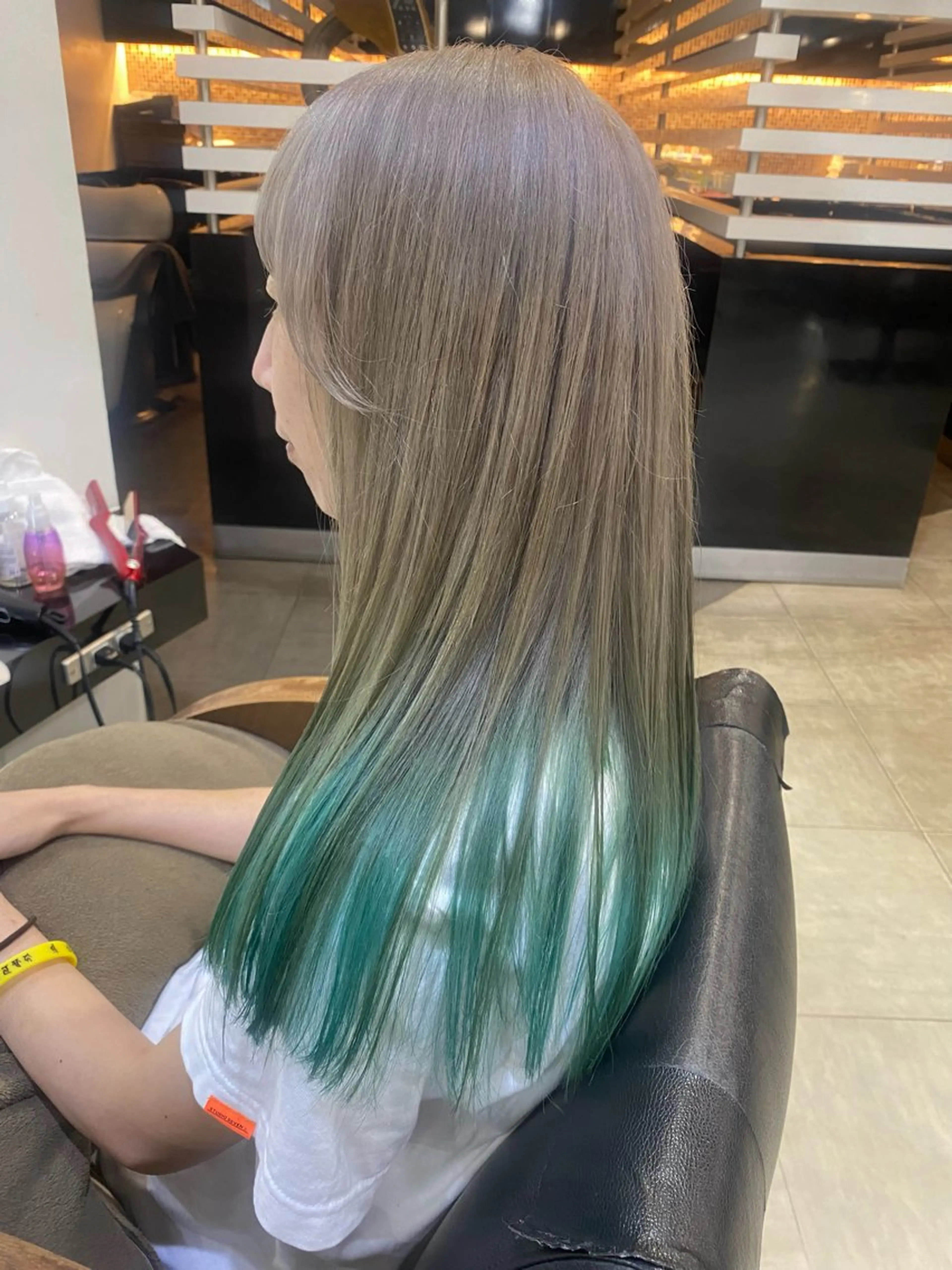 ロング カラー ヘアアレンジ グラデーションカラー 烏山 達也のヘアスタイル