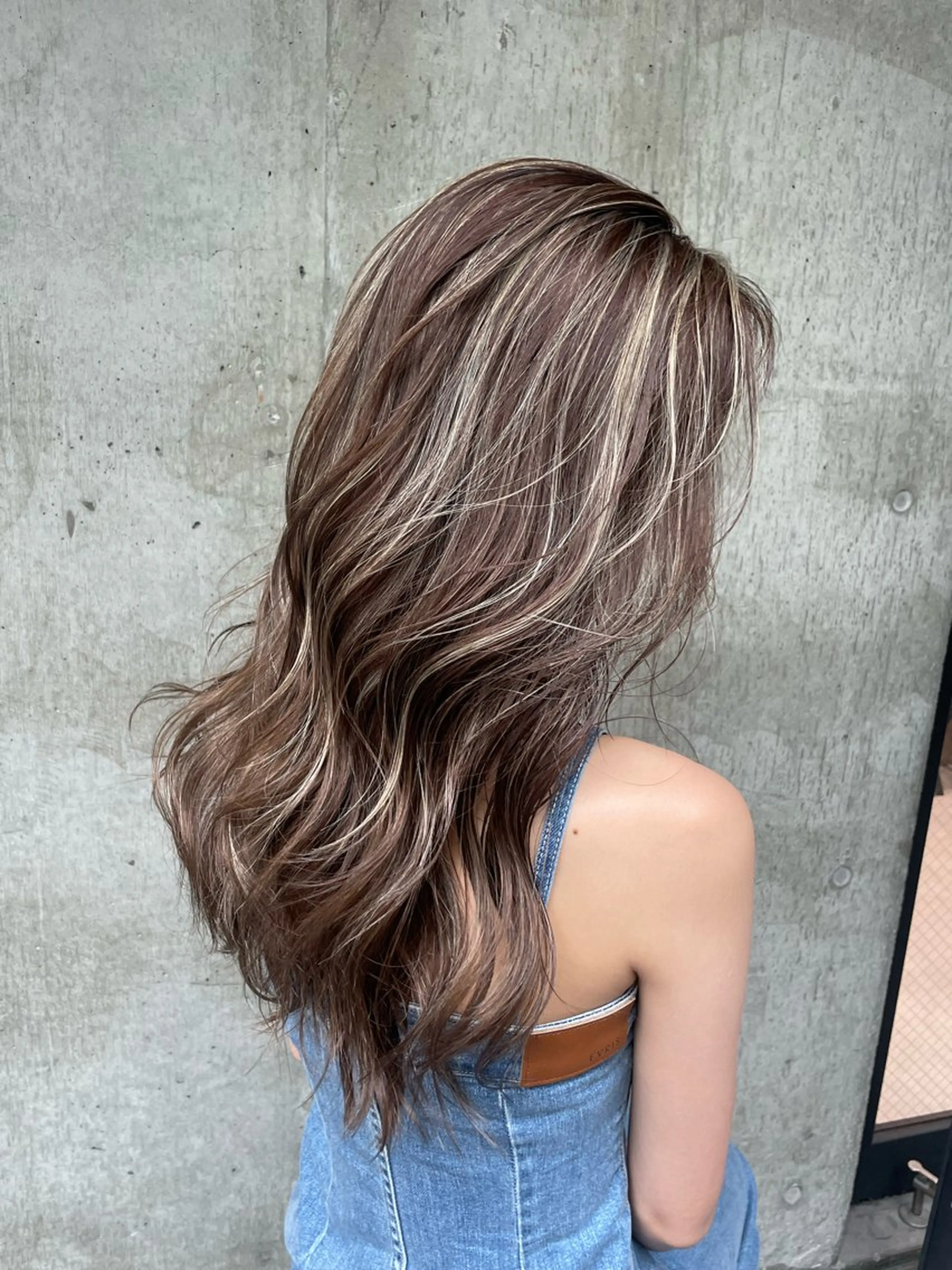 ロング 🫧ハイライトカラー 🫧 𝓜𝓘𝓤のヘアスタイル