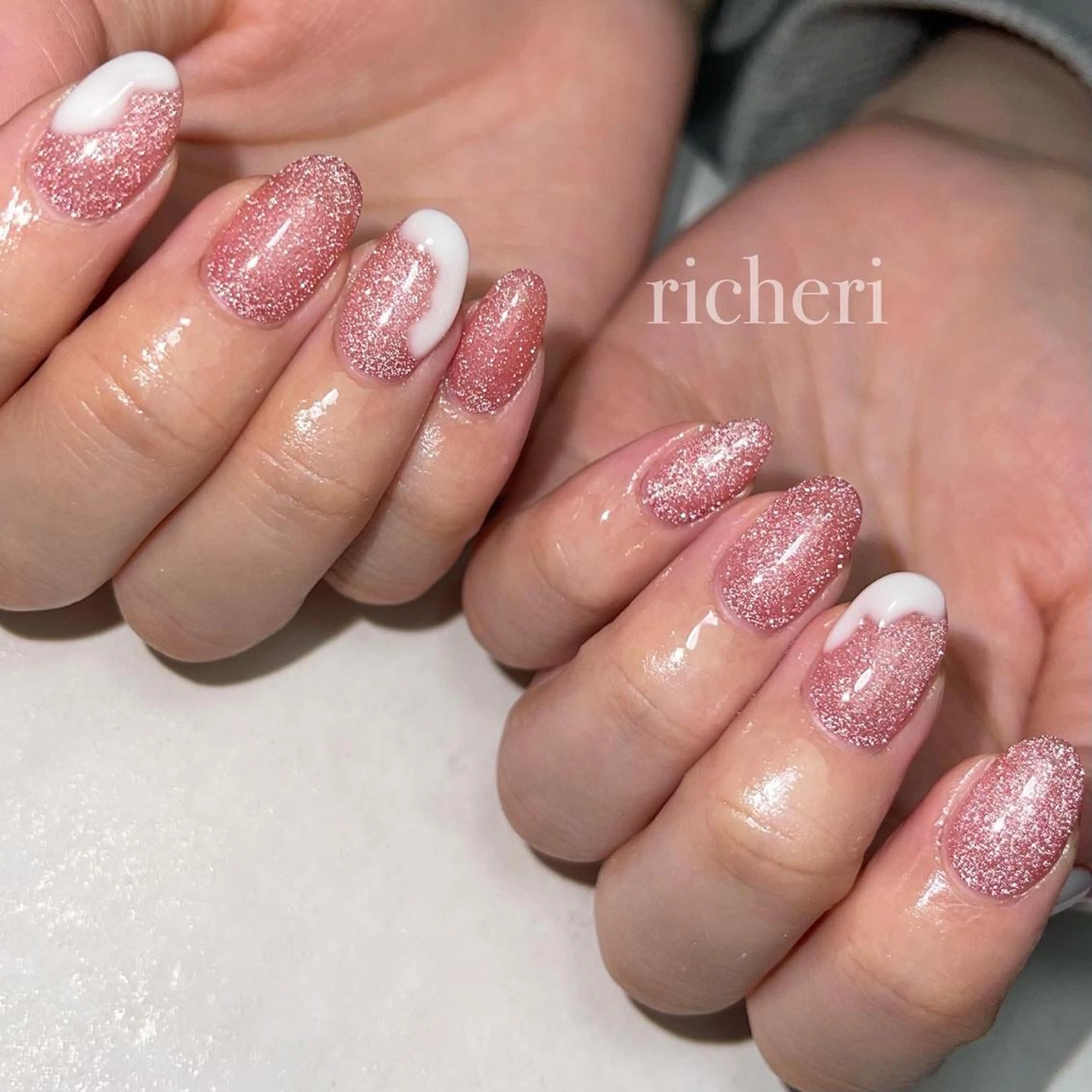 ミディアム ネイル ハンドネイル richeri beautyのエステ・リラクイメージ