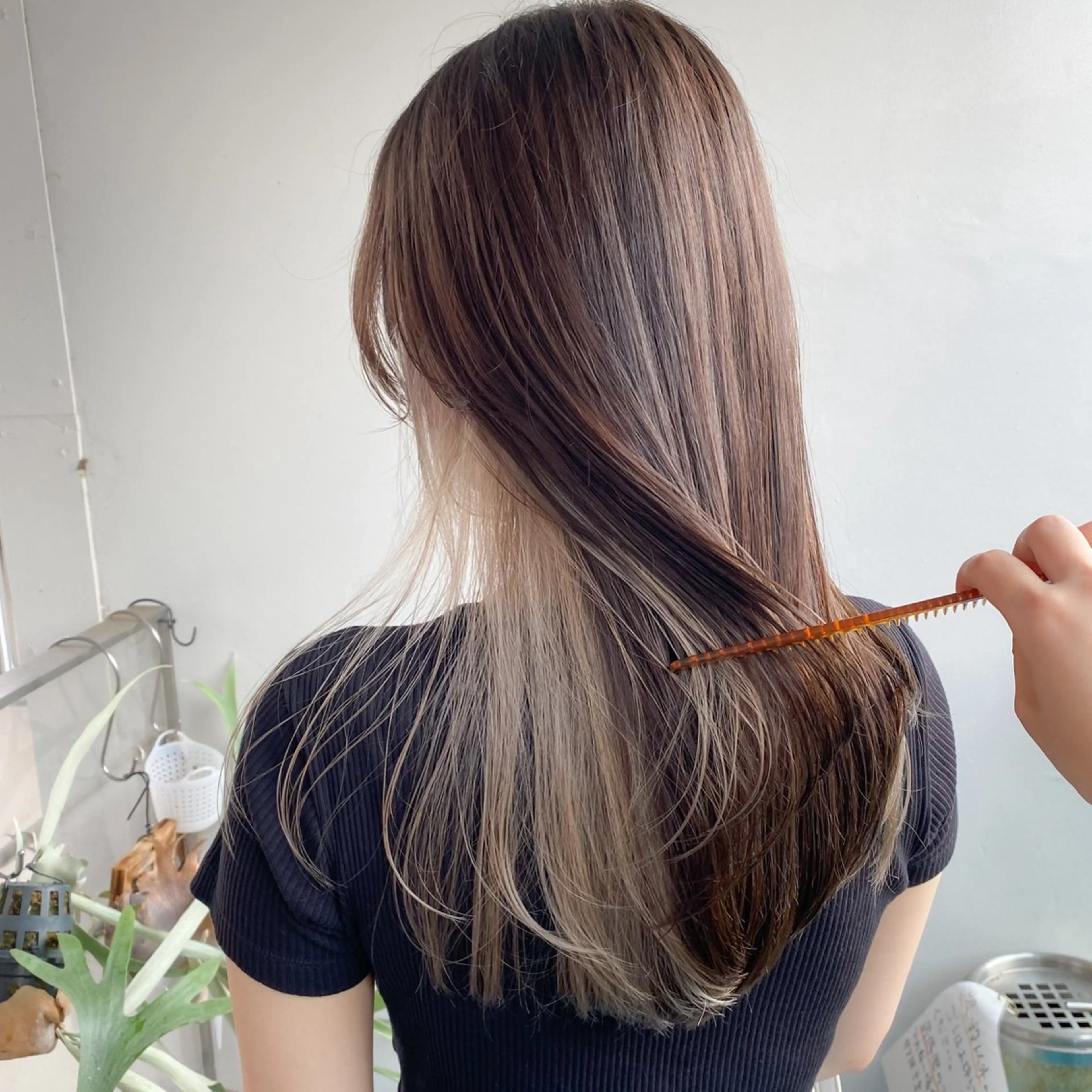 イヤリングカラー&内部補修トリートメントの写真