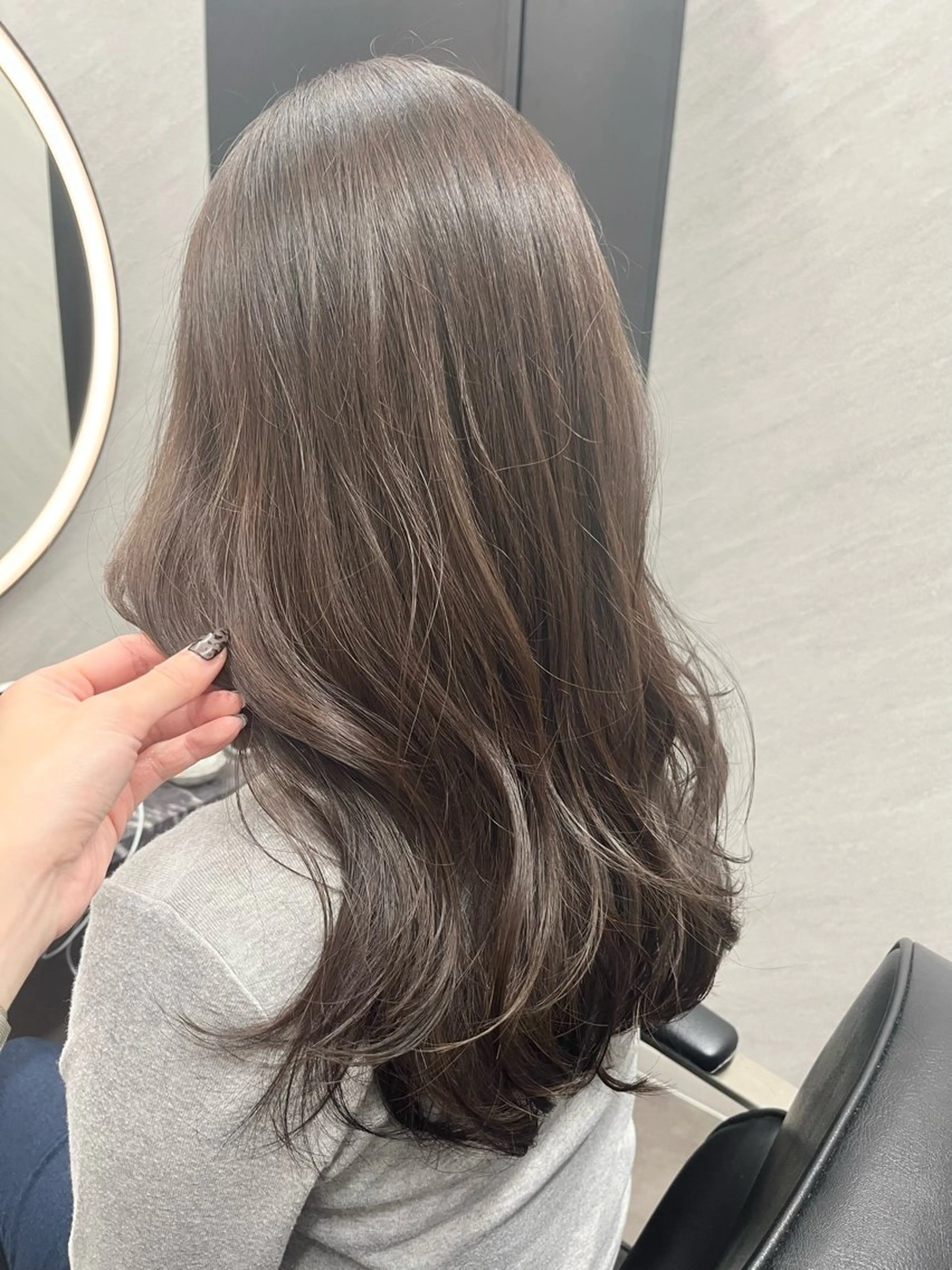 ロング カラー 透明感カラー グレージュ 髪質改善 似合わせカット カット ヘアカラー トリートメント なんば/個室サロン タナカヒナ🌼のヘアスタイル