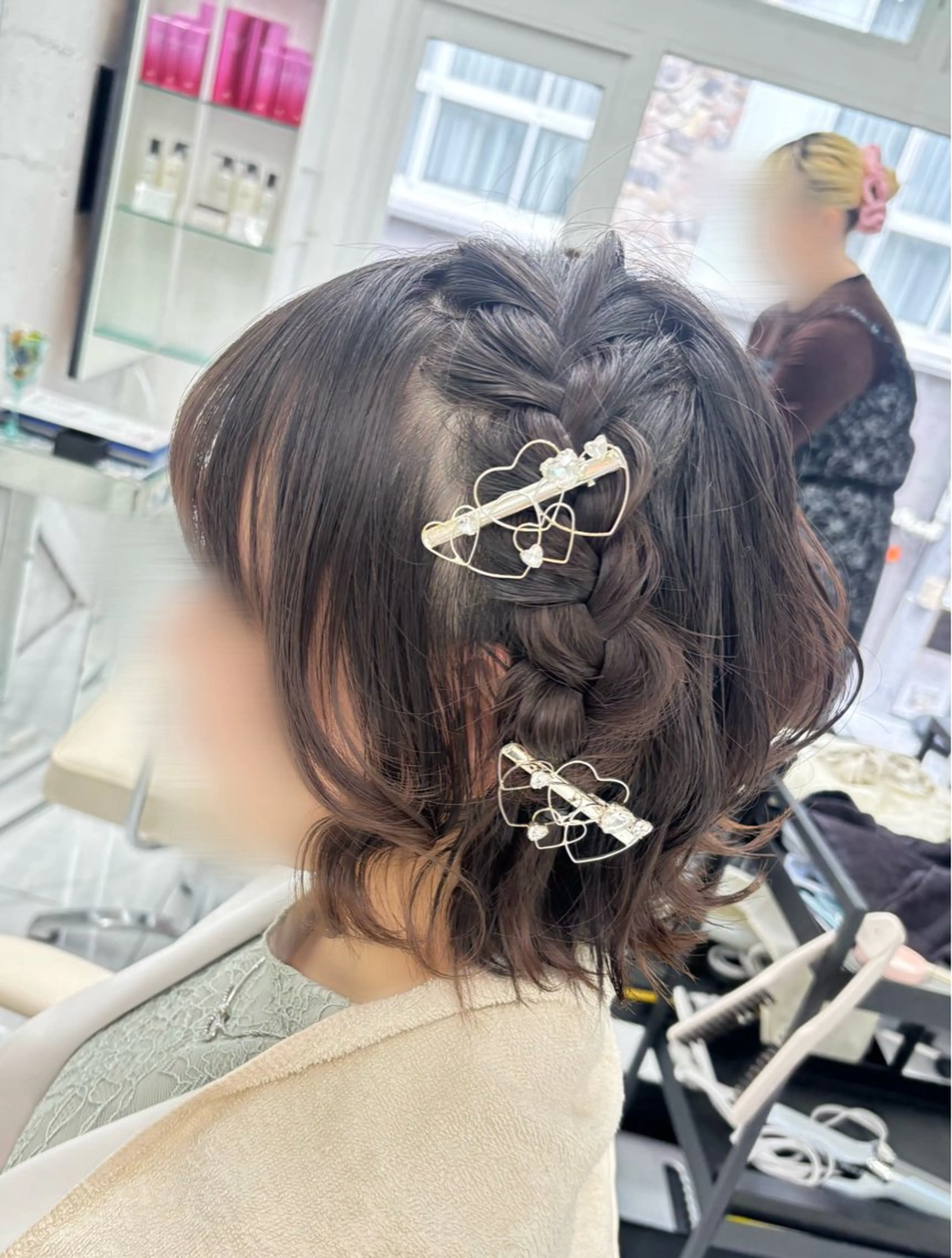 ショート ヘアアレンジ しゅり🍎/アレンジ 🎀/髪質改善✨️のヘアスタイル