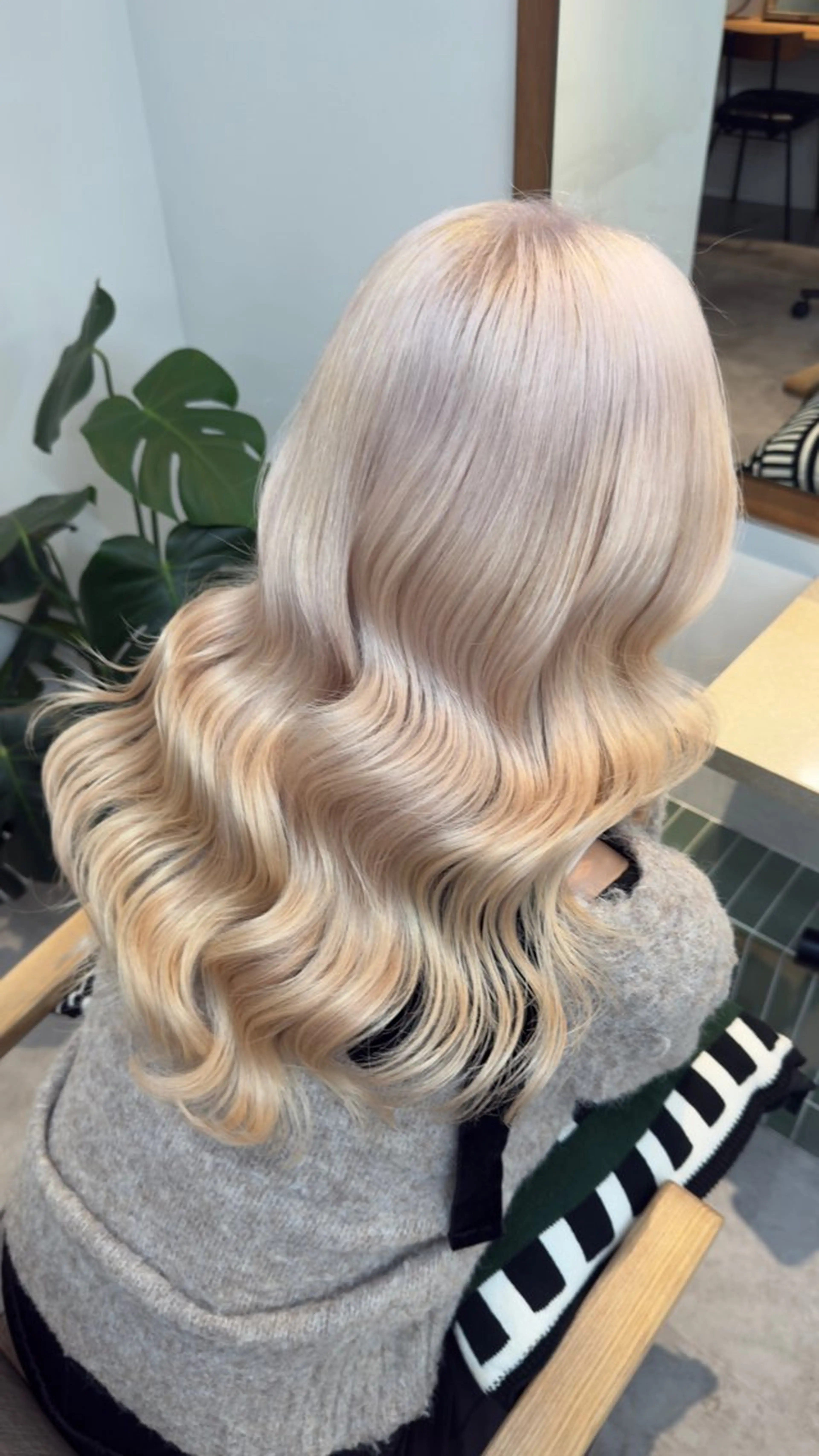 セミロング カラー ヘアアレンジ カット ヘアカラー トリートメント ヘアセット 💎韓国ヘア/ 艶カラー💎souのヘアスタイル