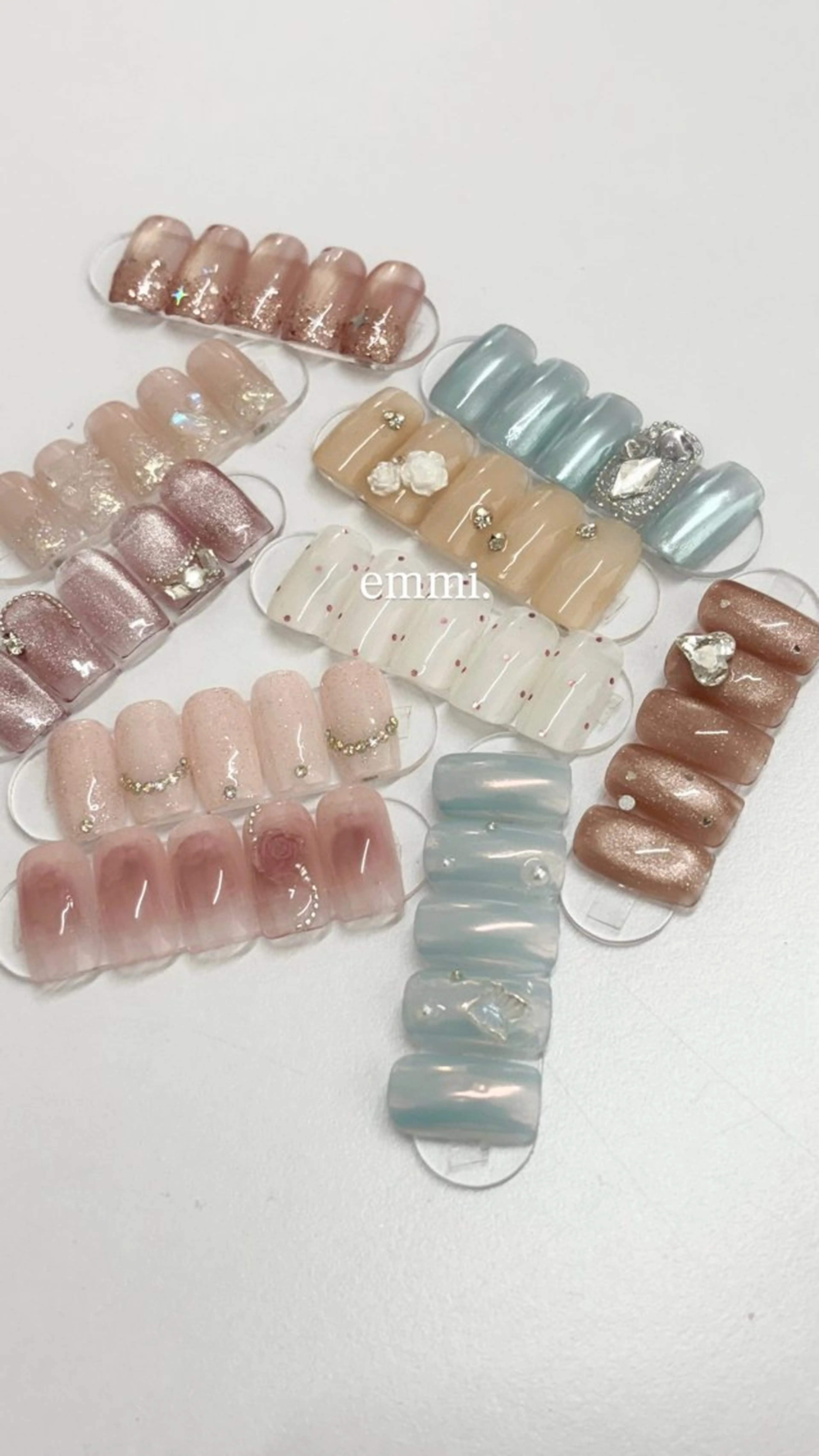 ネイル チークネイル フレンチネイル ガーリー ガラスフレンチ 氷ネイル・うるうるネイル ハンドネイル emmi nailのネイルデザイン