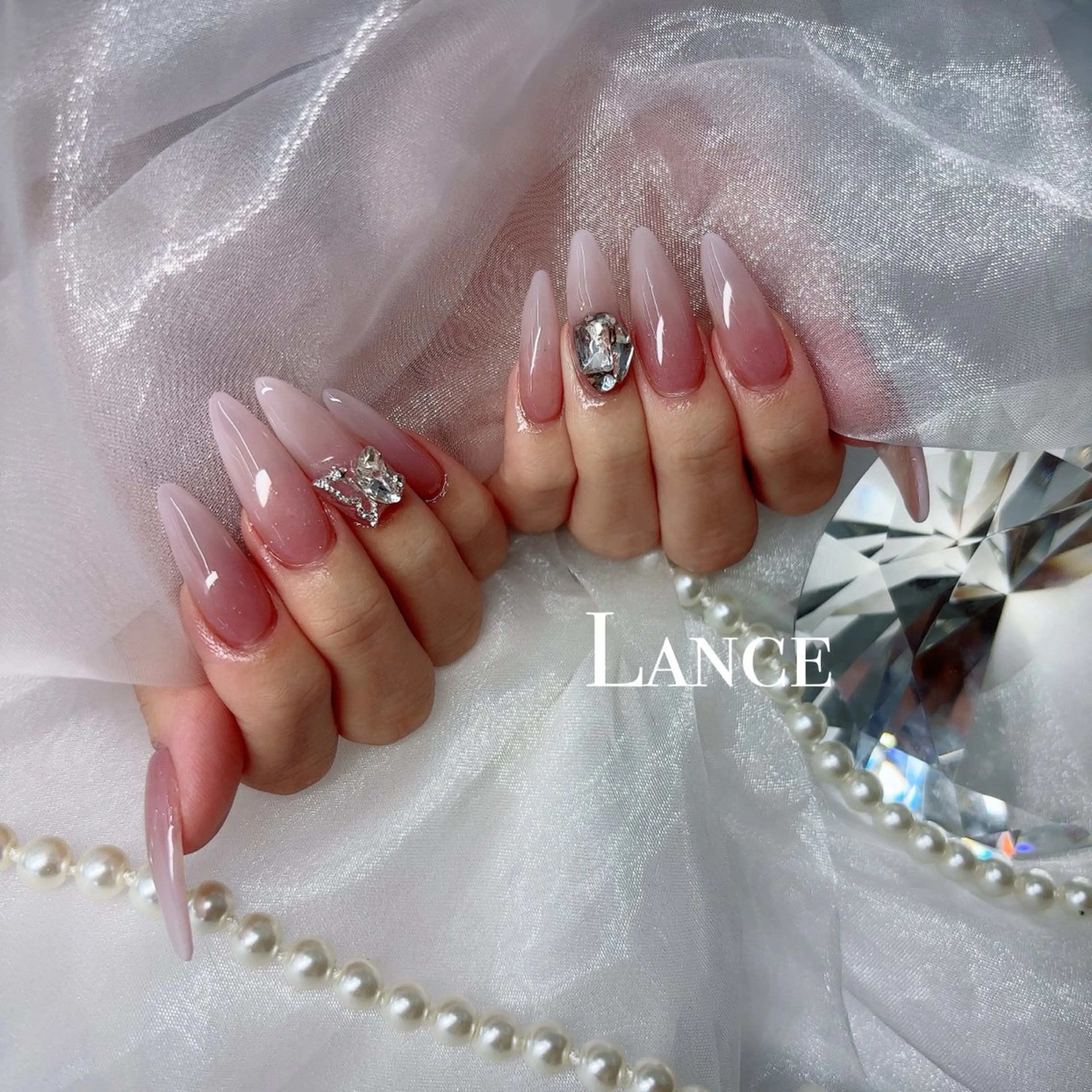 ネイル オーロラネイル フットネイル 氷ネイル・うるうるネイル キラキラネイル 韓国ネイル ハンドネイル Lance nailのネイルデザイン