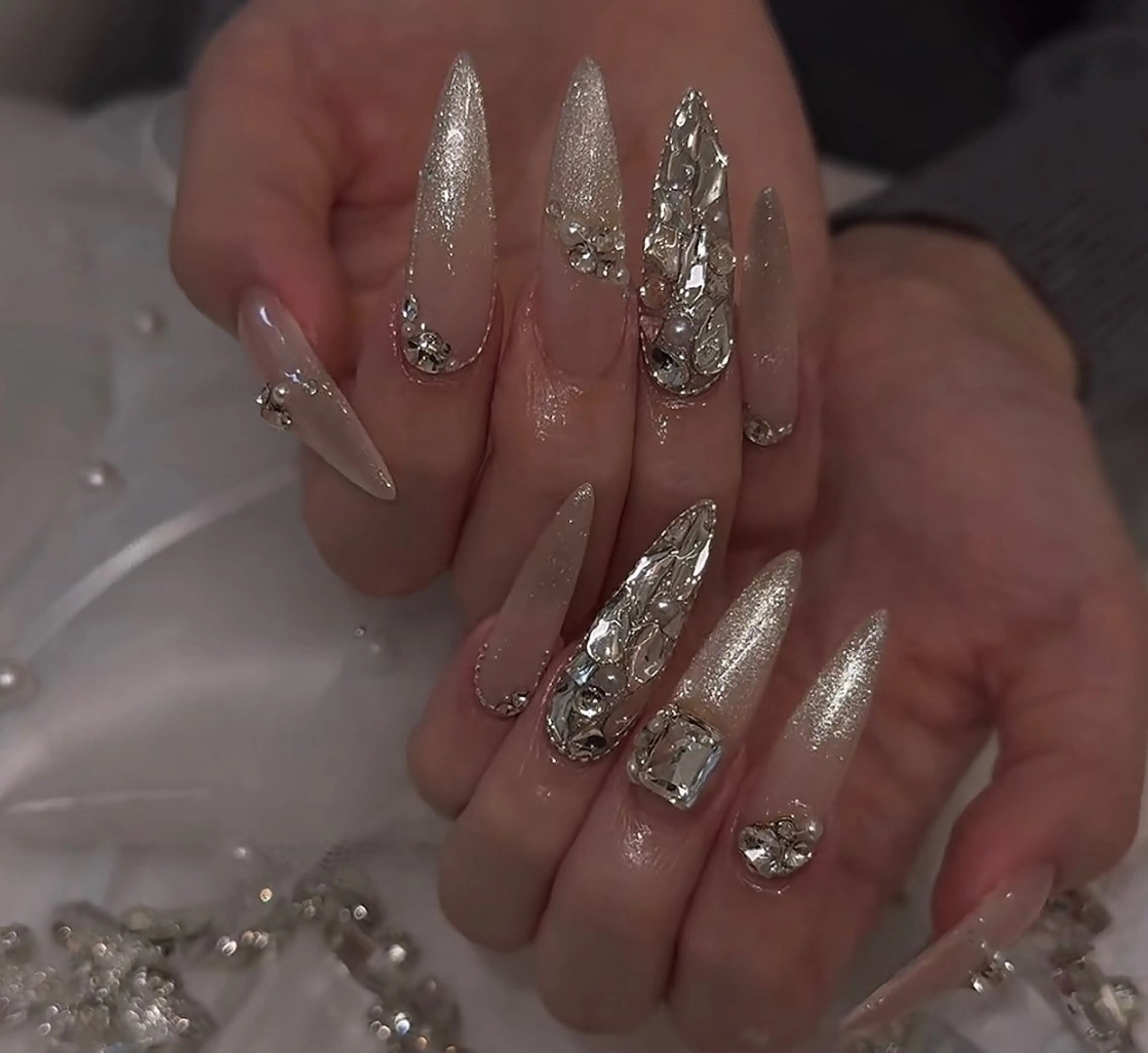 ネイル フレンチネイル ジェルネイル マグネットネイル 持ち込み ニュアンスネイル ハンドネイル NiJi Nailsのネイルデザイン