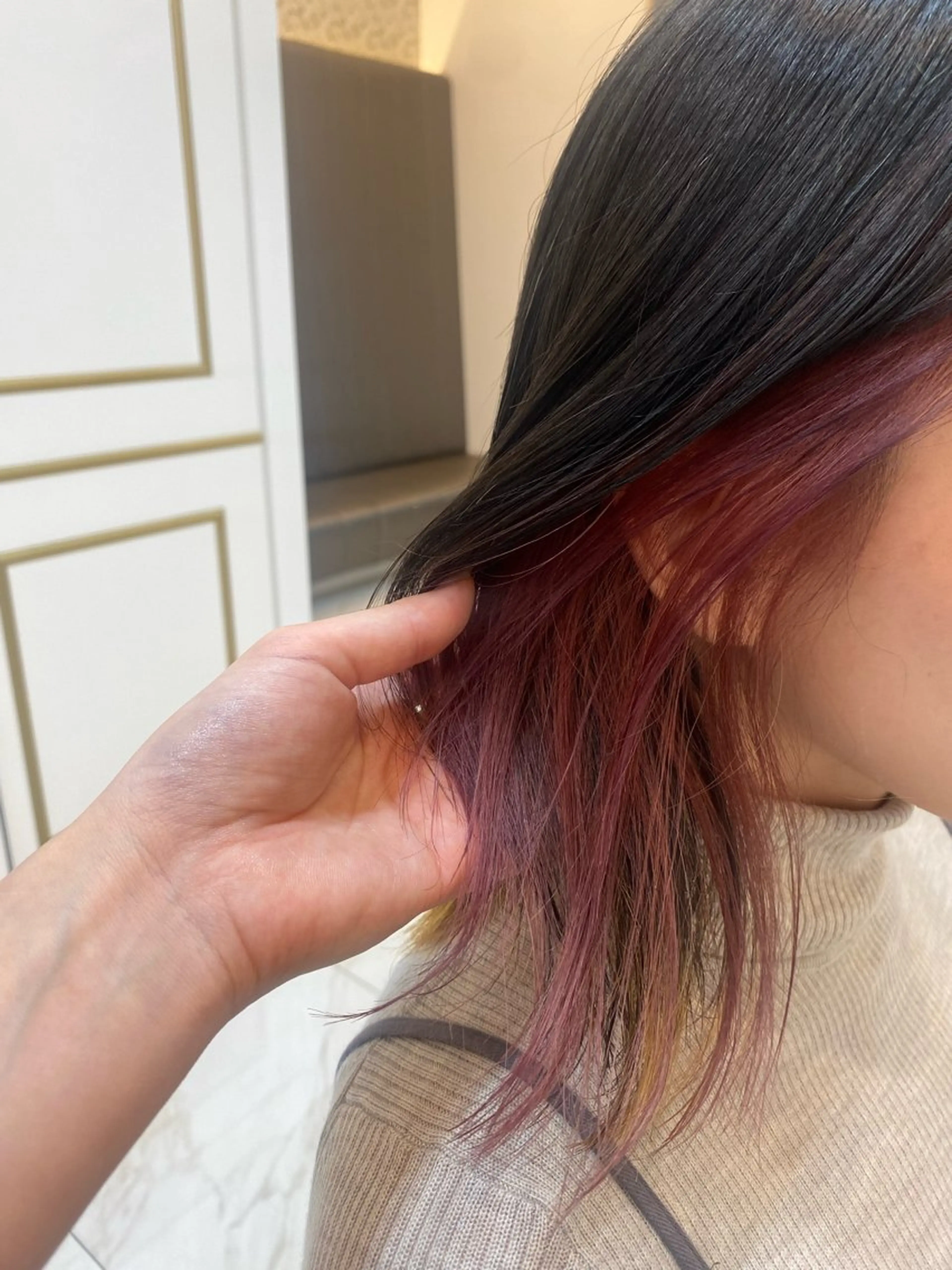 セミロング カラー 艶髪/透明感/ 三宅晴香のヘアスタイル