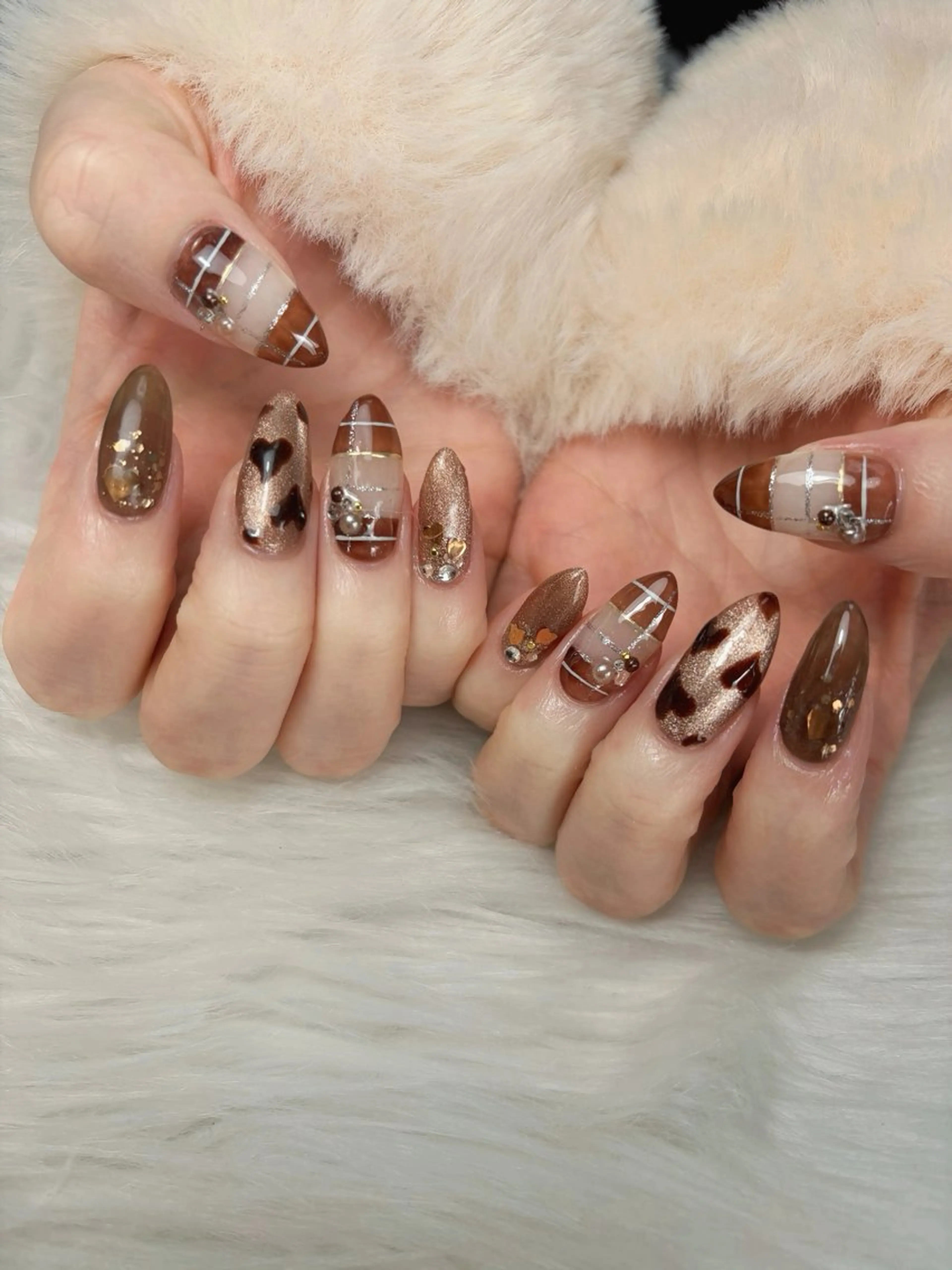 ネイル ハンドネイル ゴテゴテ💙ワンホン リオナのネイルデザイン