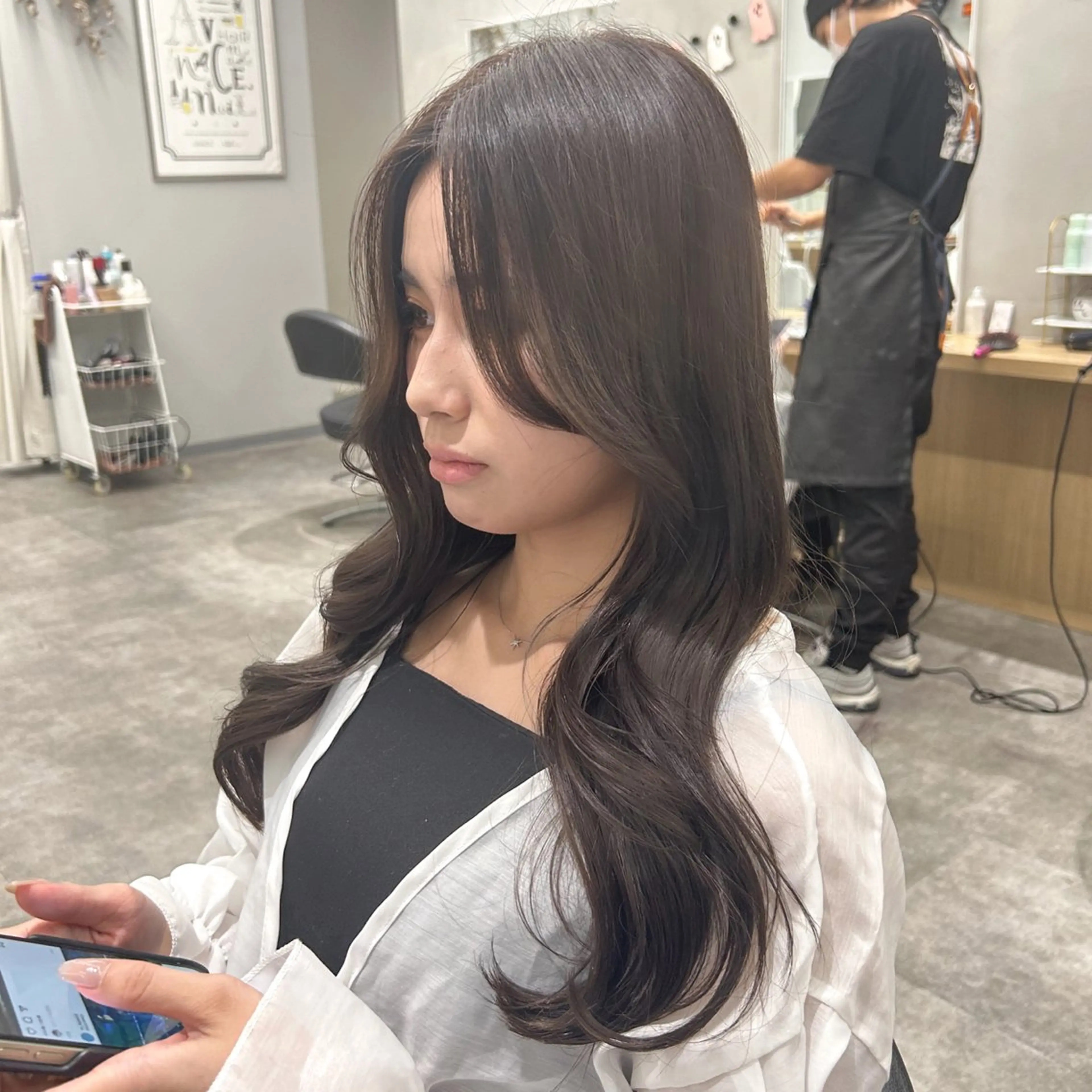 ロング カラー グレージュ ヨシンモリ レイヤーカット 小顔カット 韓国ヘア×レイヤー カット/上田丈也のヘアスタイル