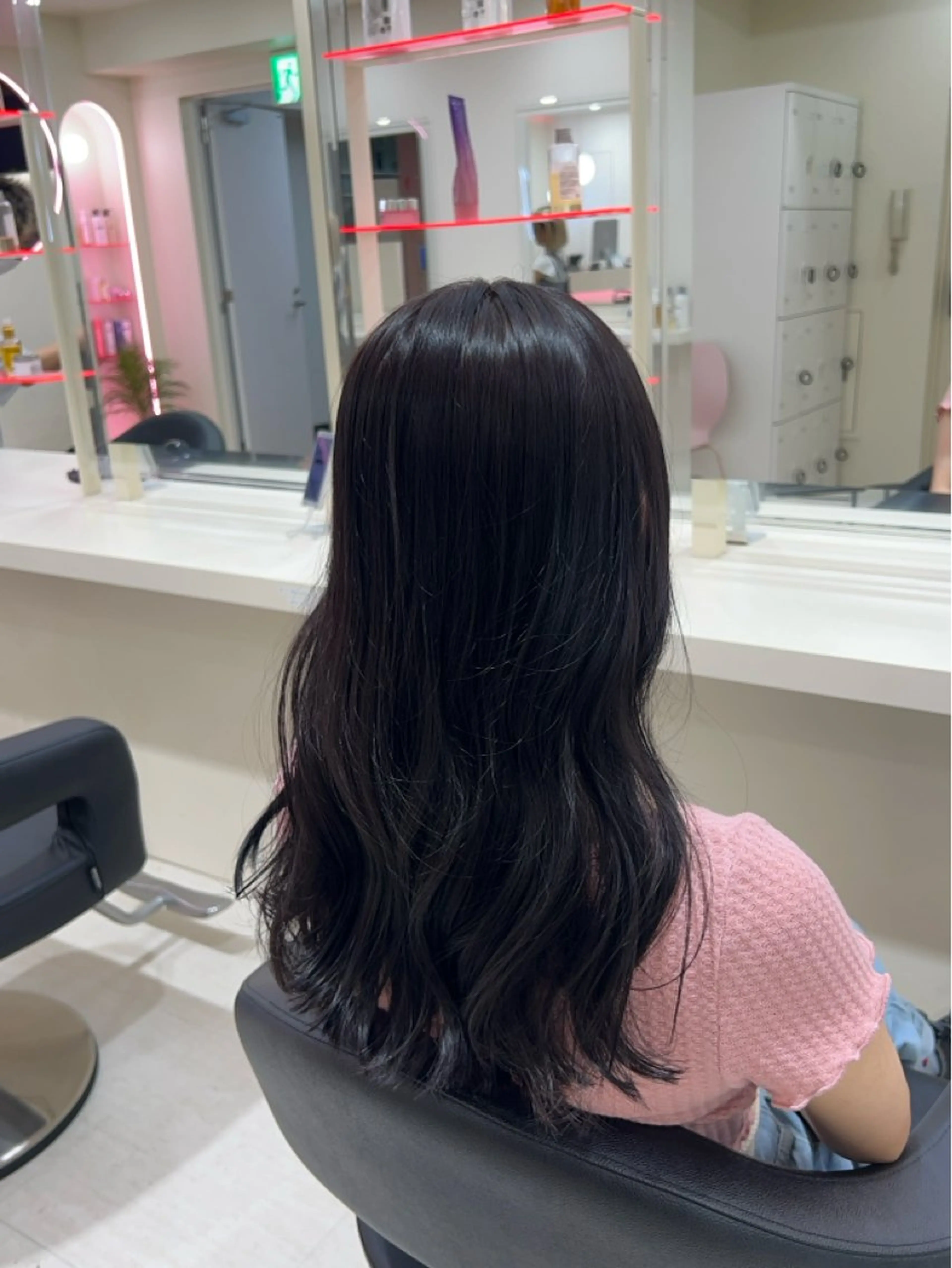 ロング カラー モテ髪ハイトーン🫧 serina🎀池袋のヘアスタイル