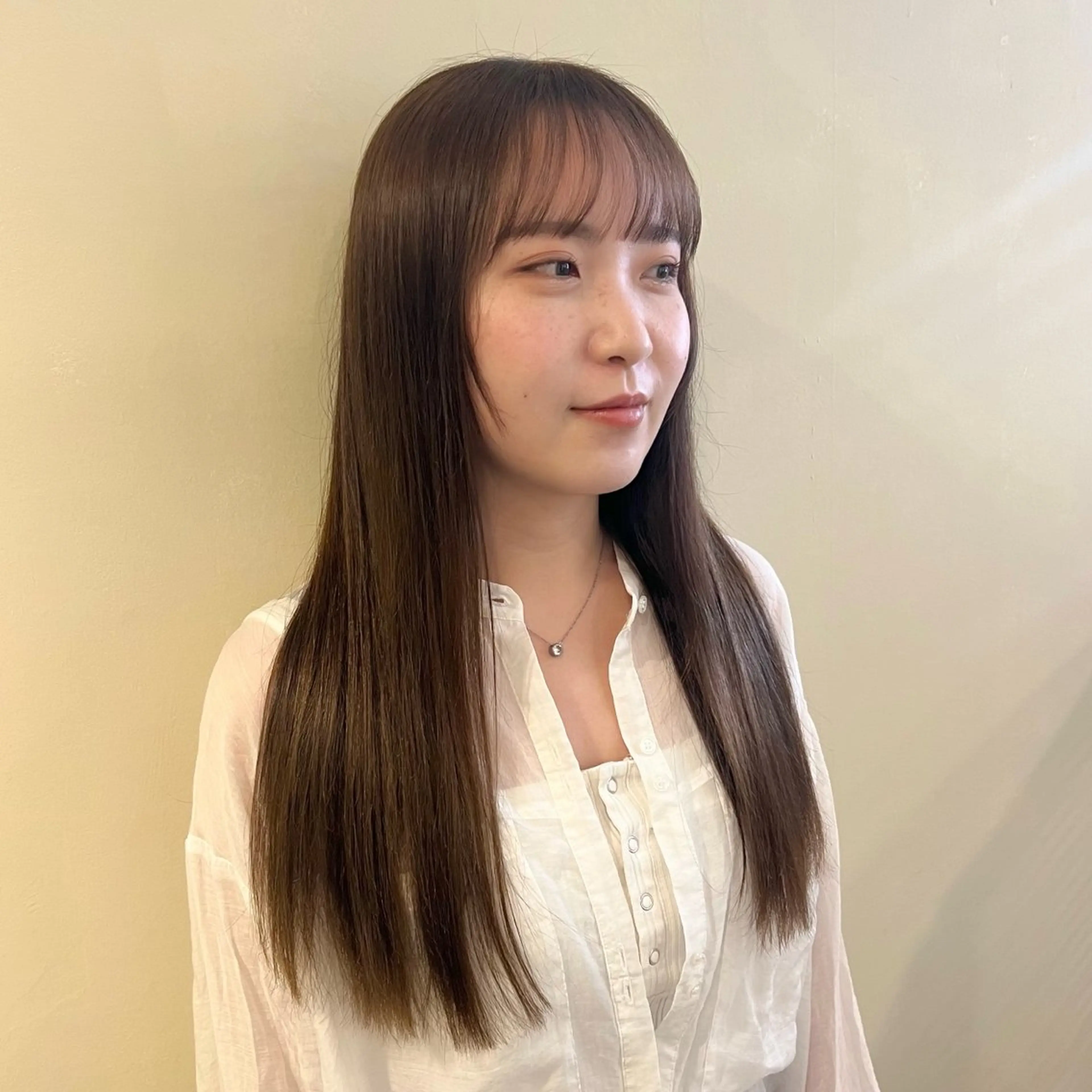 セミロング カラー トリートメント カット ヘアカラー トリートメント 石野 友唯のヘアスタイル