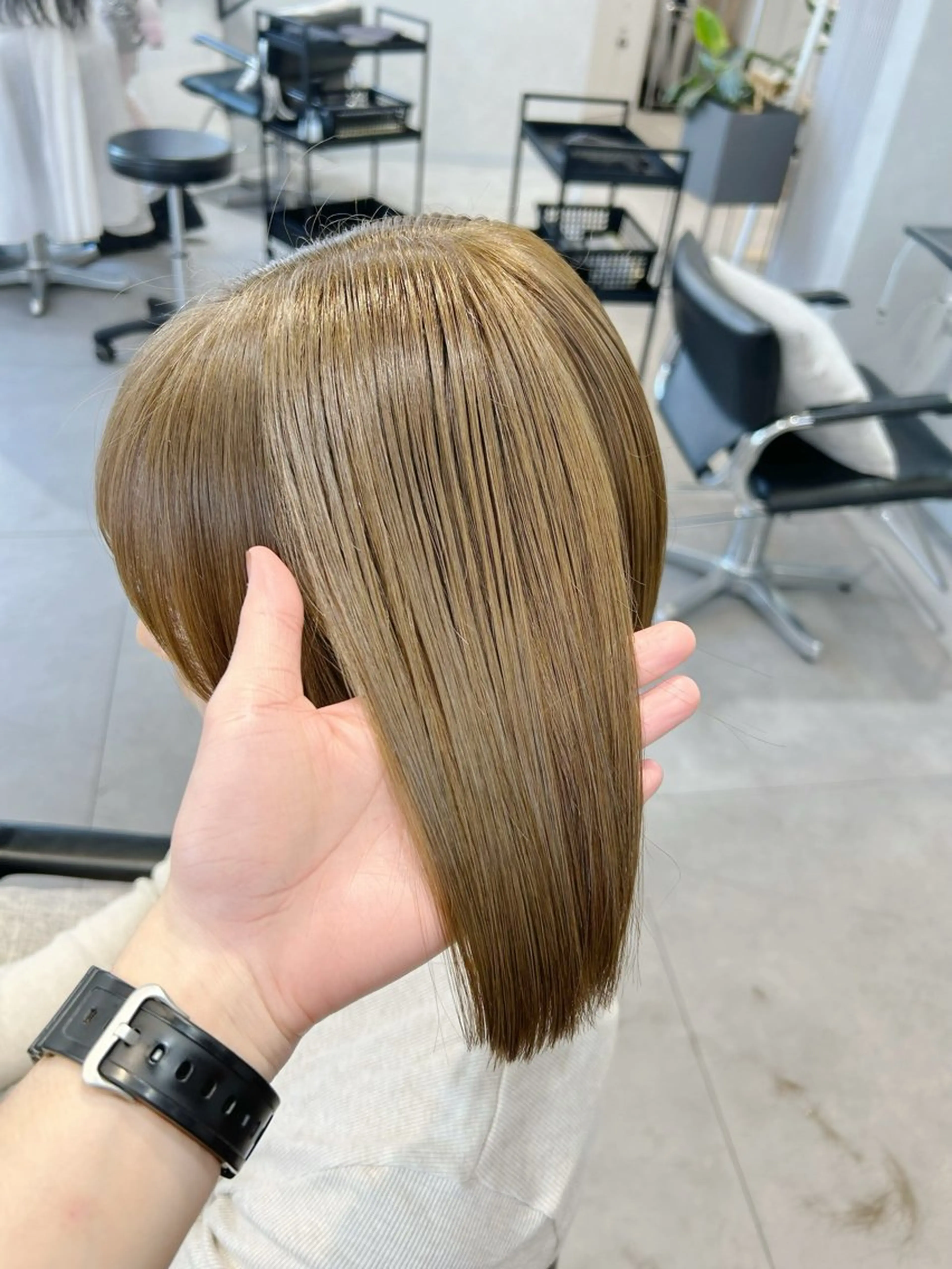 ミディアム カラー ベージュカラー ブリーチ ダブルカラー ヘーゼル ミルクティーベージュ カット ヘアカラー トリートメント 池袋/小顔レイヤー/ 顔まわり/taigaのヘアスタイル