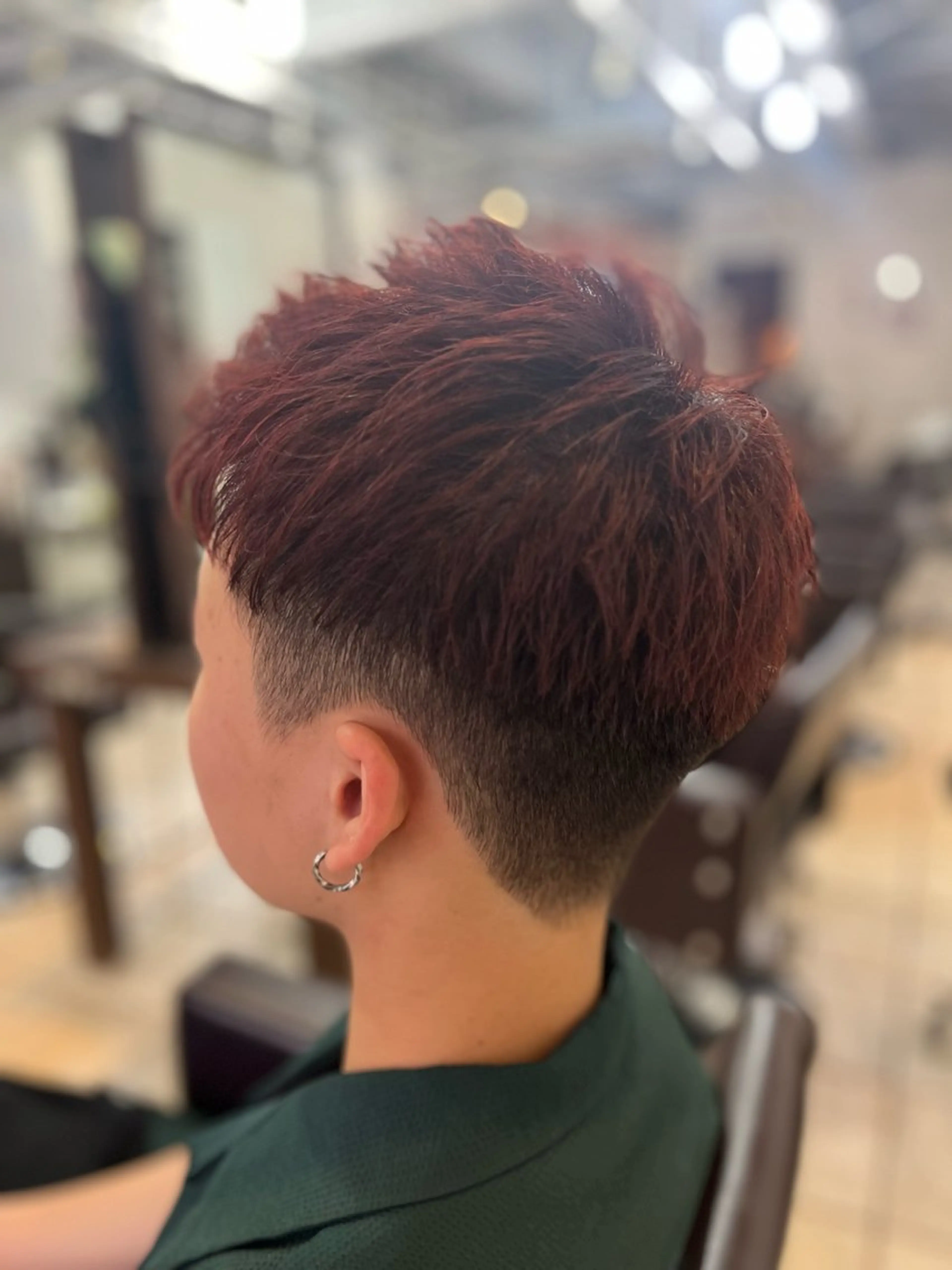 ショート カラー メンズ モヒカン ソフトモヒカン レッドカラー カット ヘアカラー カ レラのヘアスタイル