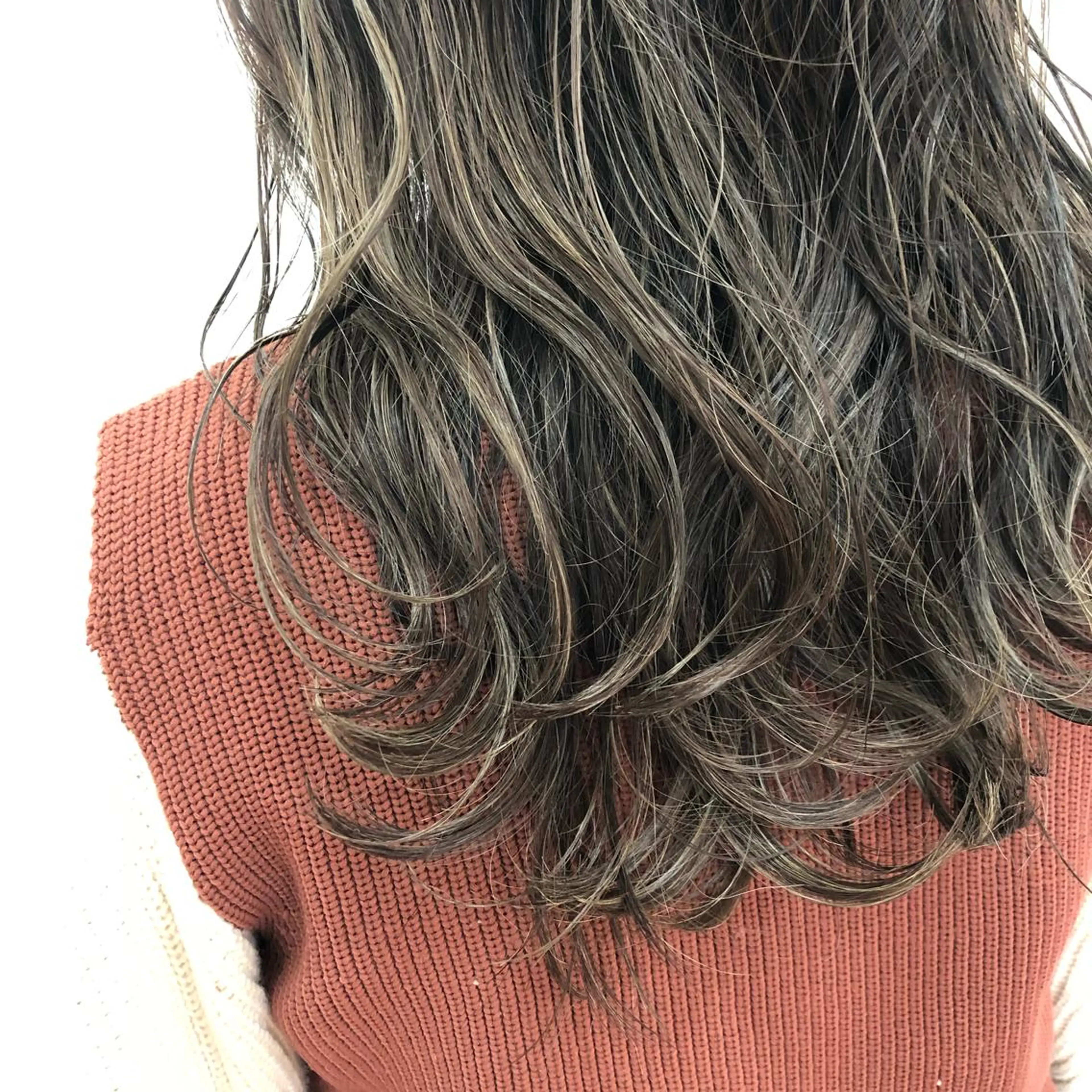 ミディアム カラー ヘアカラー ショート 嶋津祥希のヘアスタイル