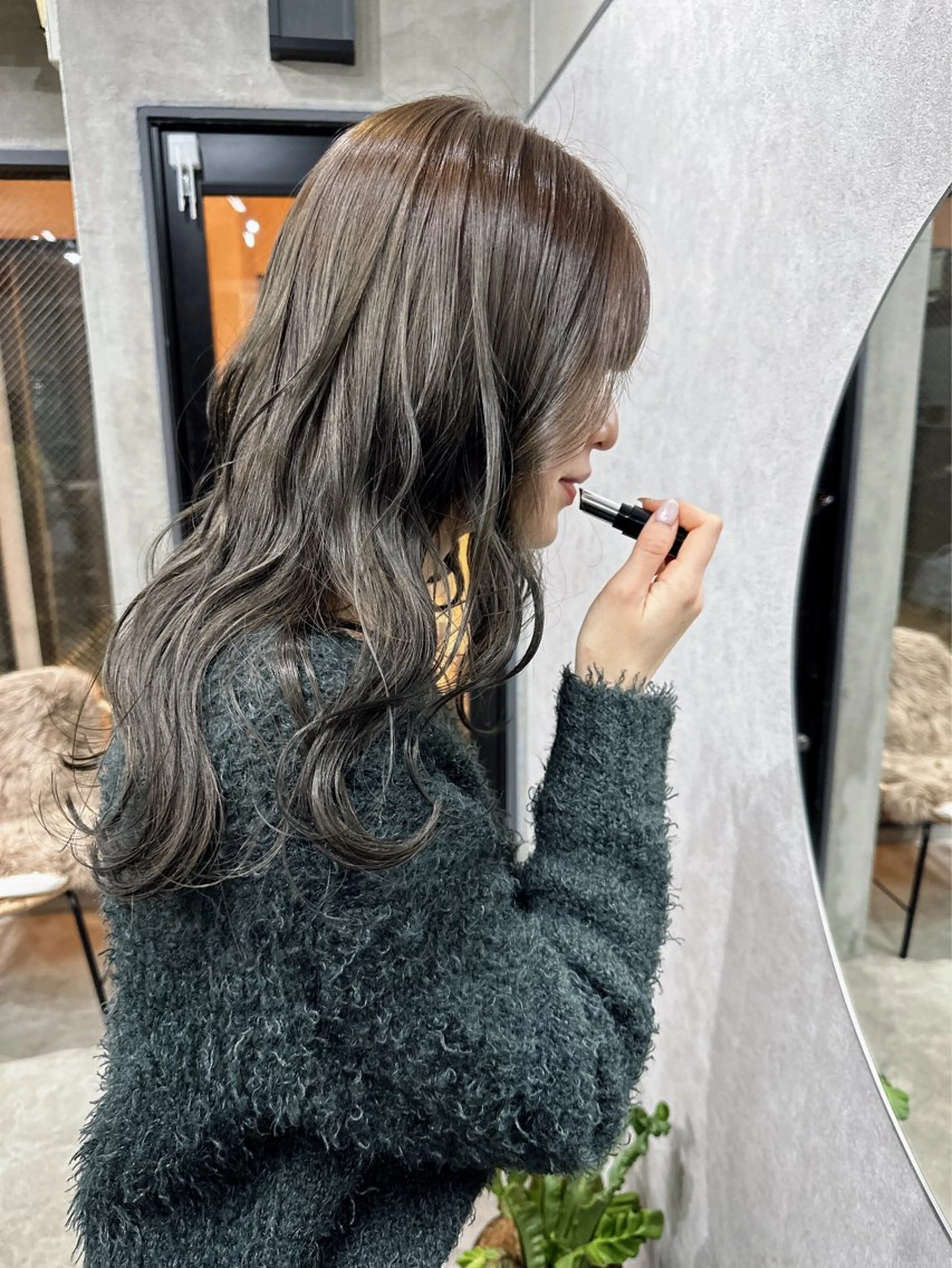 セミロング カラー グレージュ オリーブグレージュ オリーブグレー AIRI layer cut hairのヘアスタイル