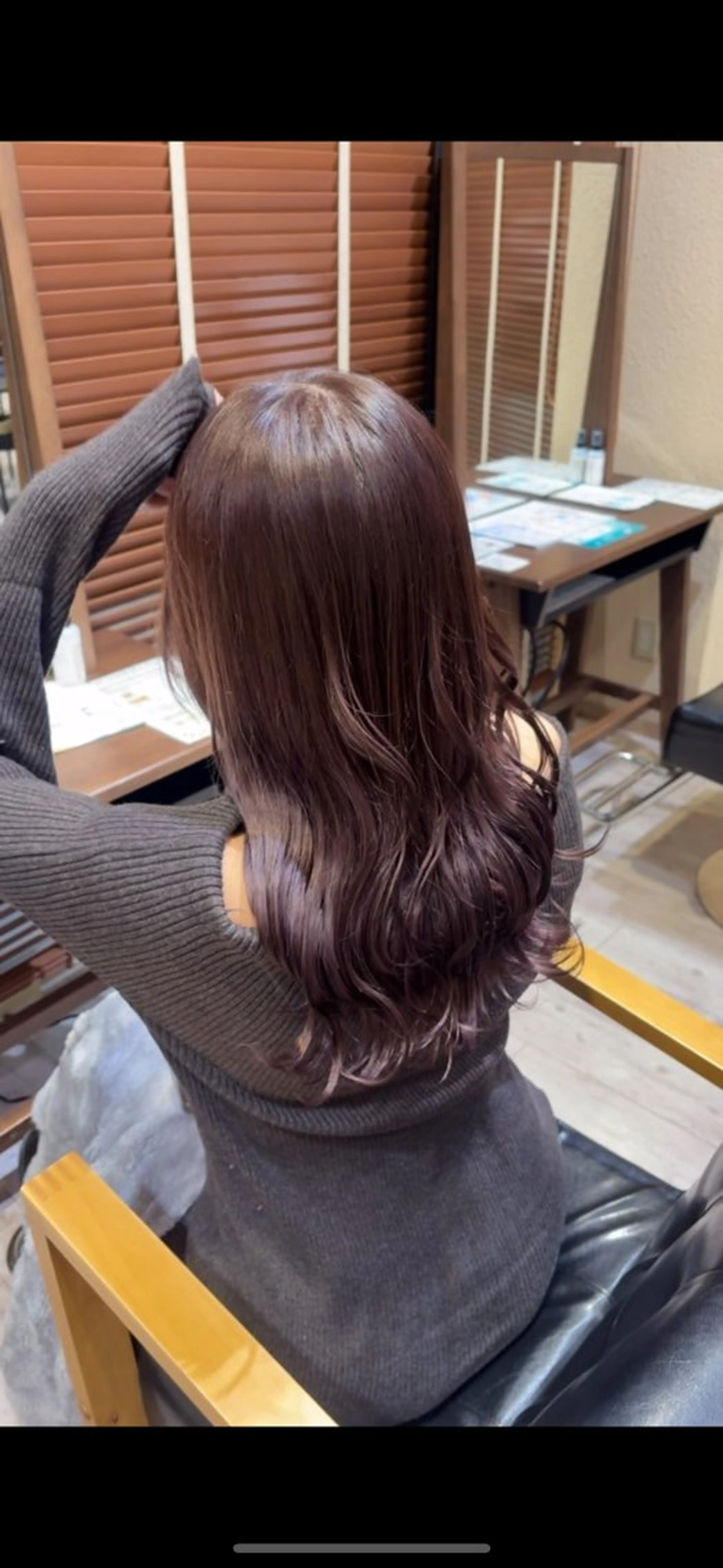 ロング カラー グレージュ ラベンダーカラー ラベンダーグレージュ ラベンダーグレー ヘアカラー 棚邊 くるみのヘアスタイル