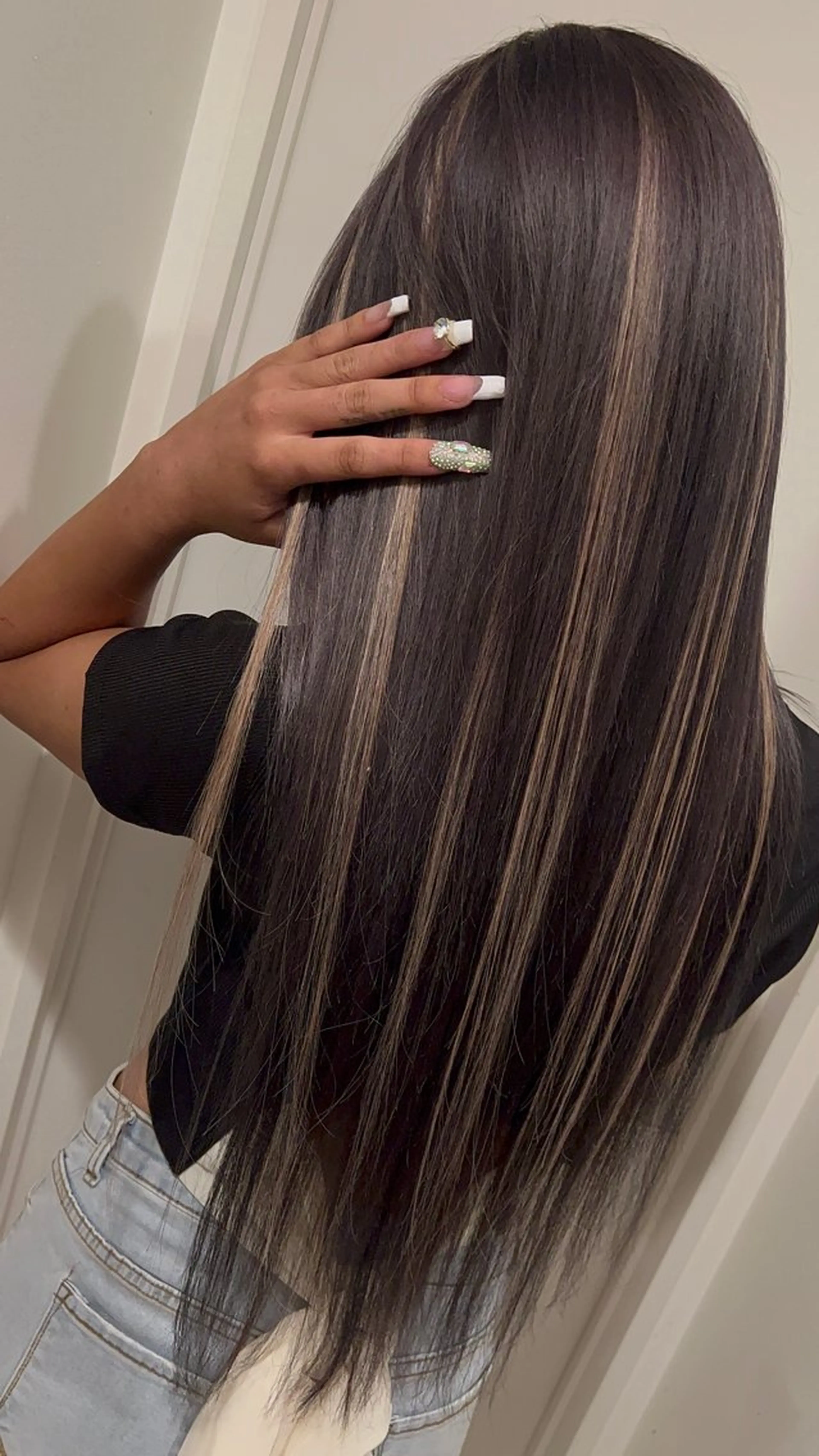 セミロング カラー ヘアアレンジ 🔥ハイトーンカラー ギャルNAOKI🔥のヘアスタイル