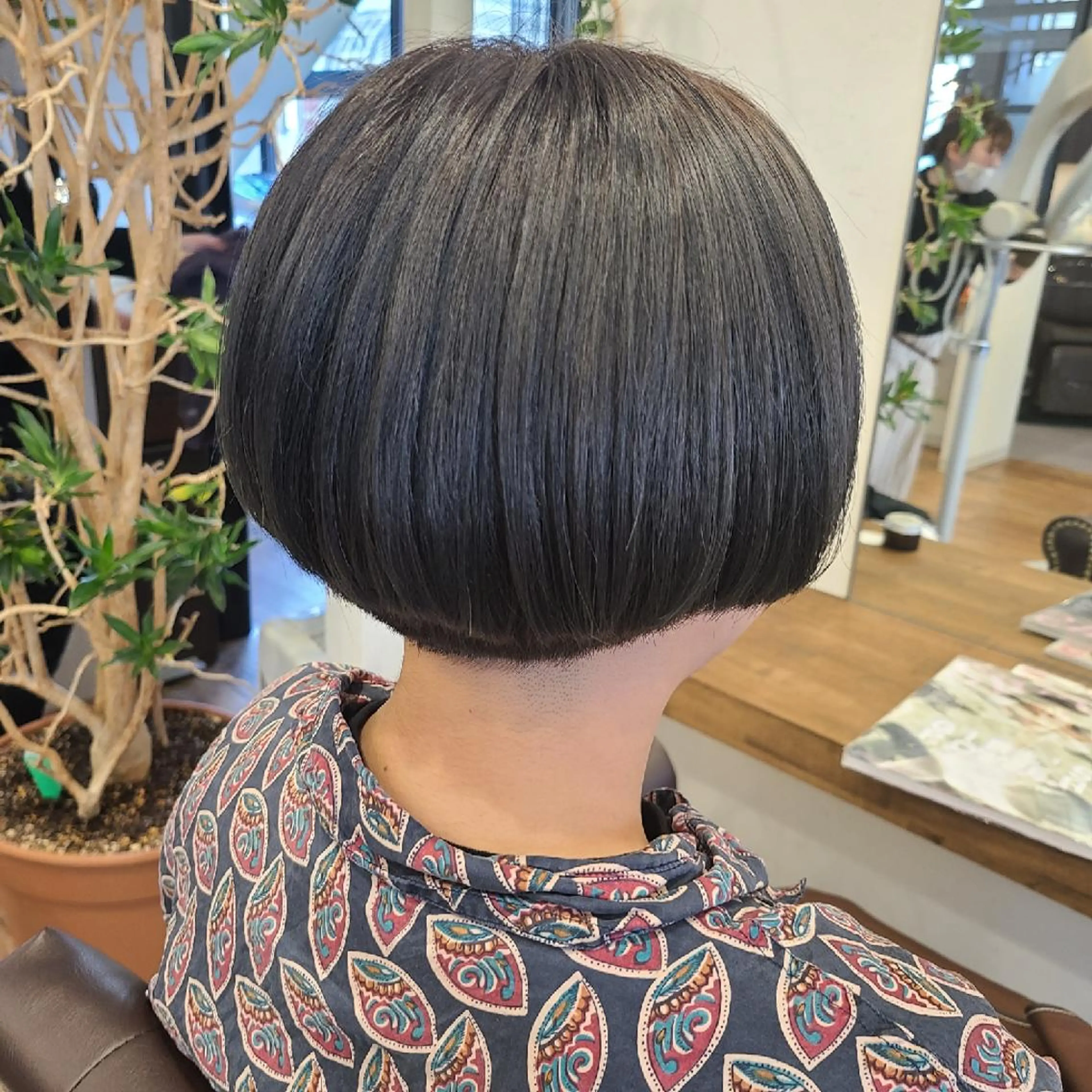 ショート カラー アッシュ 透明感カラー オリーブアッシュ カット トリートメント 関口 友菜のヘアスタイル
