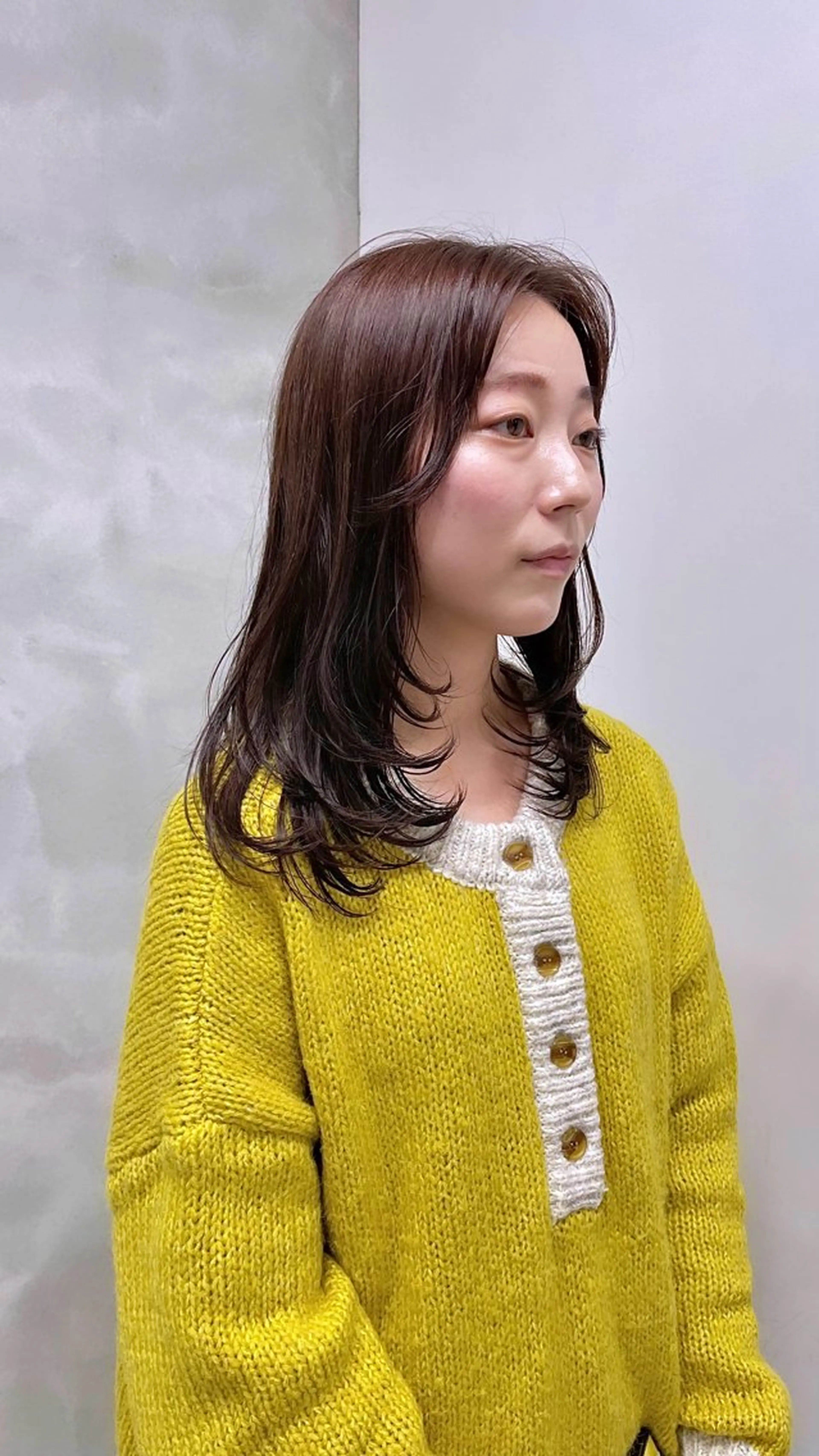 セミロング 山本 佳奈のヘアスタイル