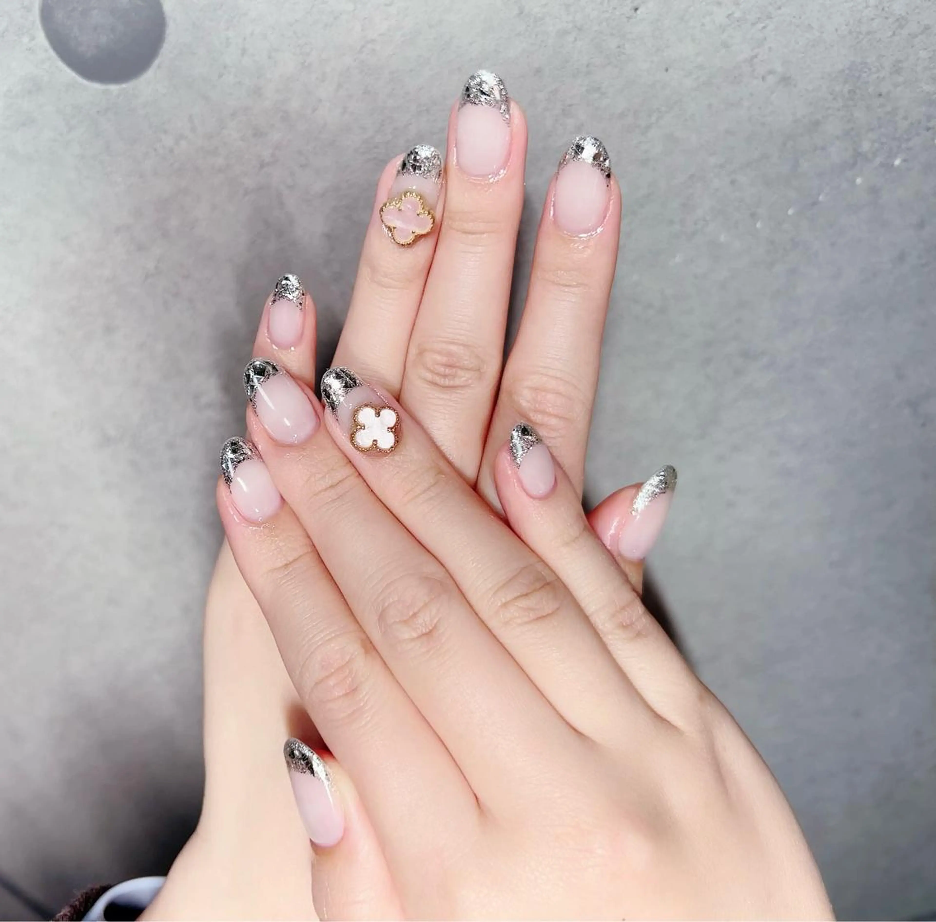 ネイル フレンチネイル ガラスフレンチ ホワイト ハンドネイル lucky nail 歌舞伎町のネイルデザイン