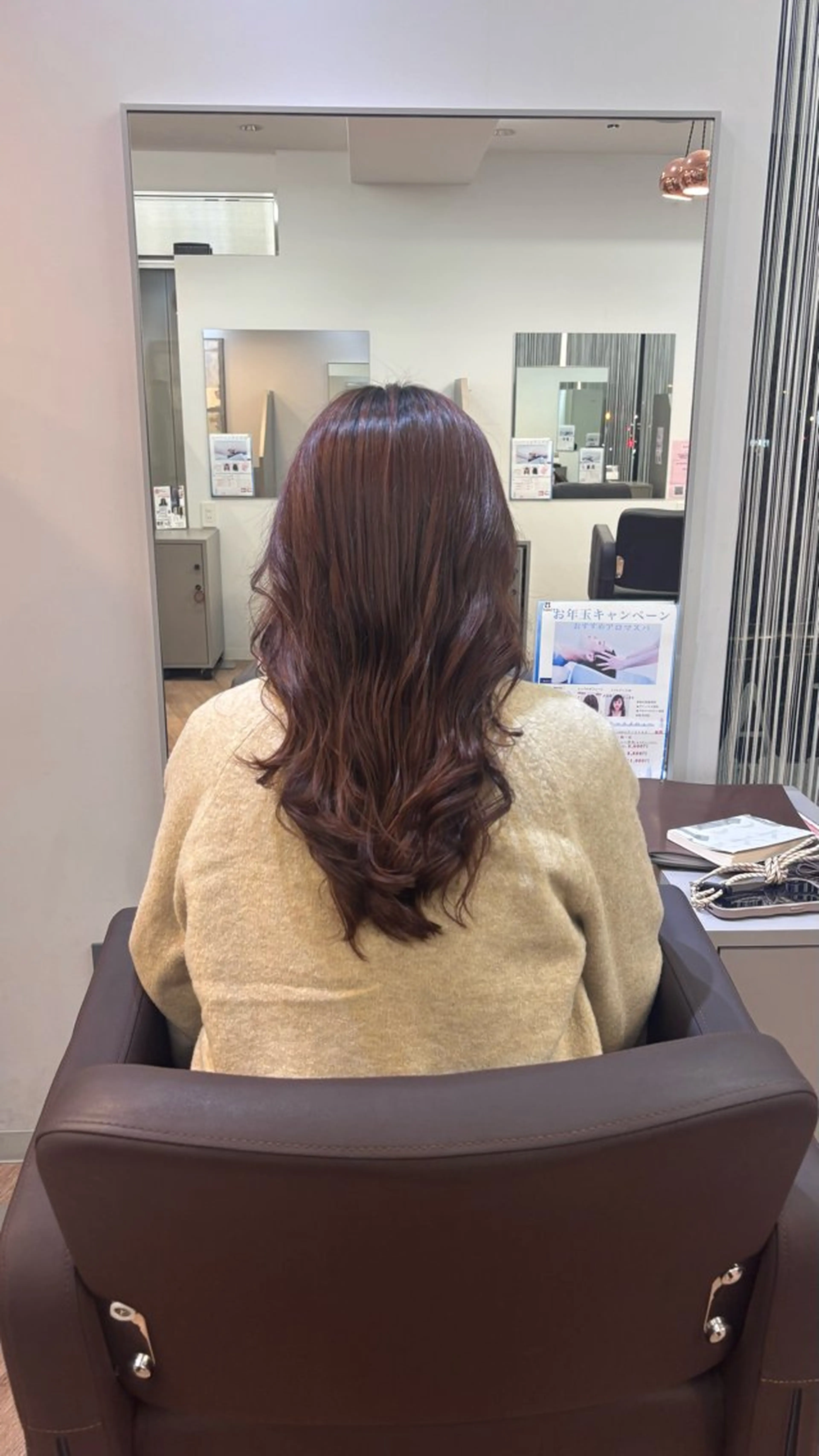 パーマ momo/レイヤー /デザインカラーのヘアスタイル