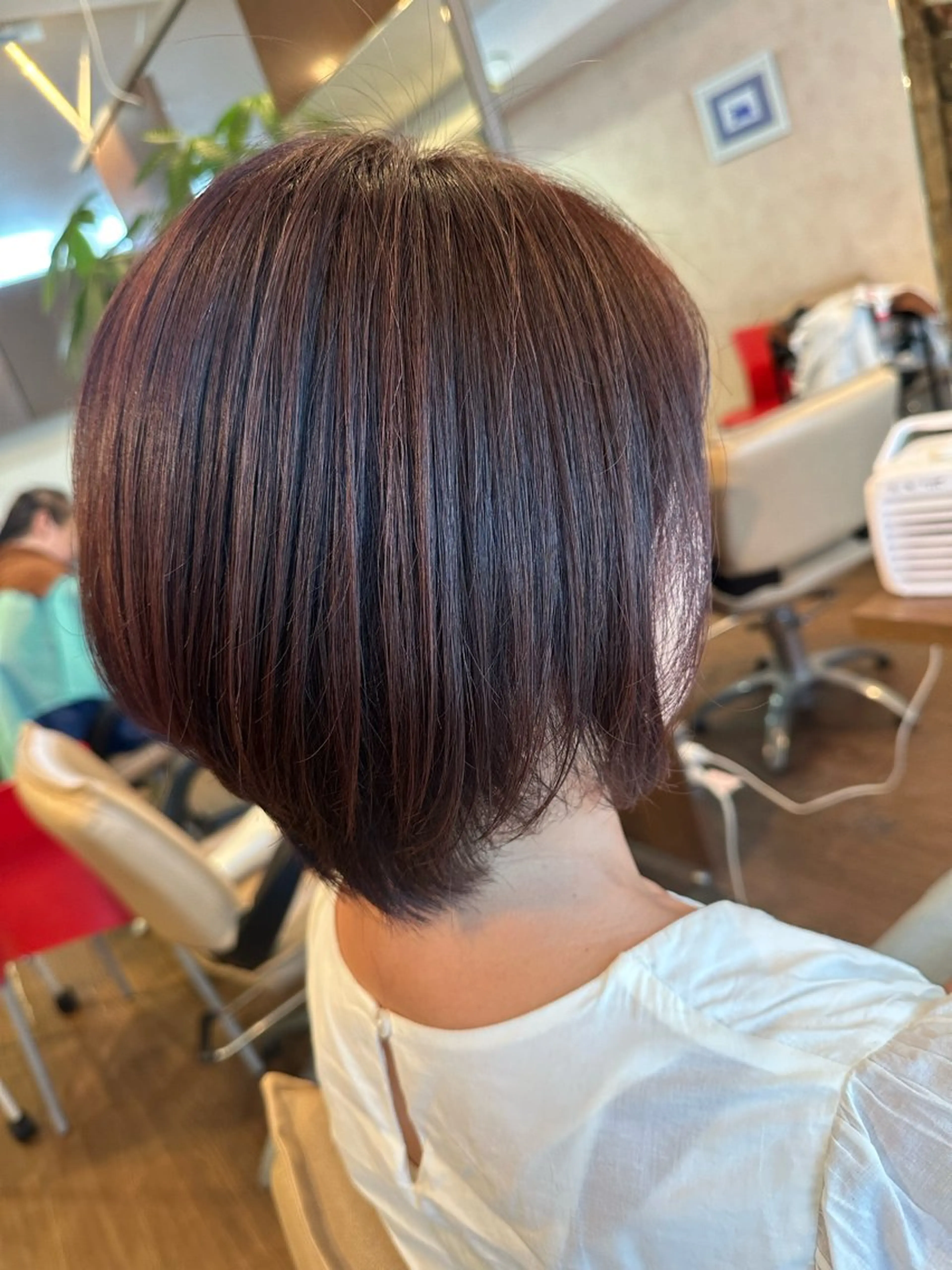 ショート カラー カット ヘアカラー トリートメント coupe ciseauxのヘアスタイル